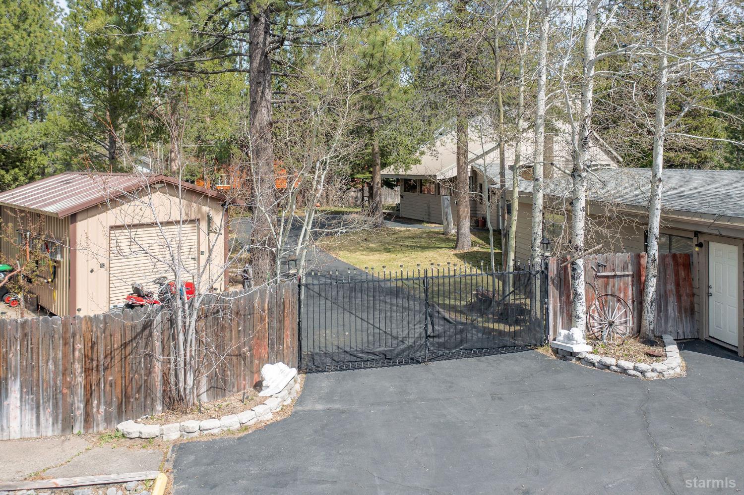 1101 Modoc Way