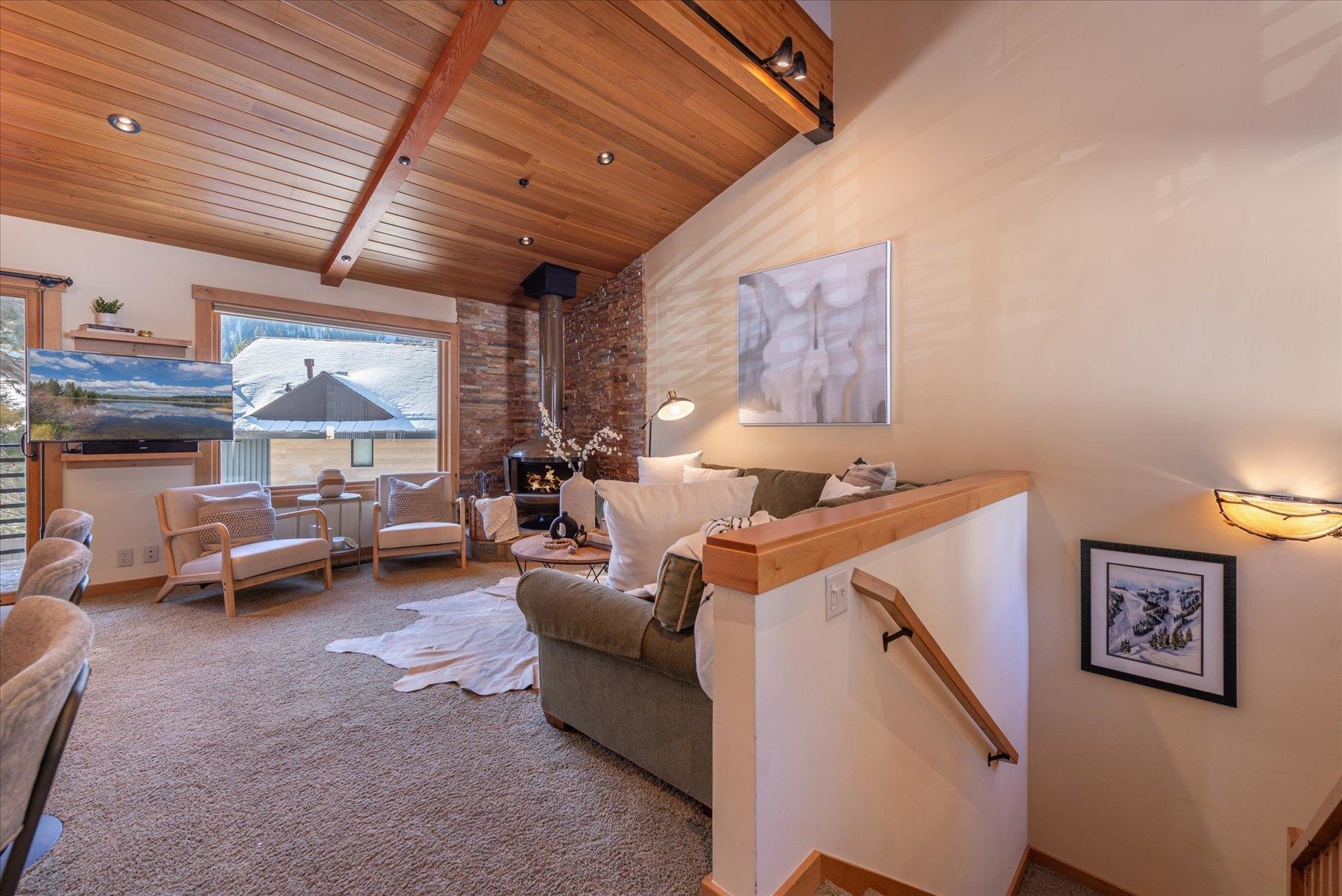 1560 Road Unit: 11