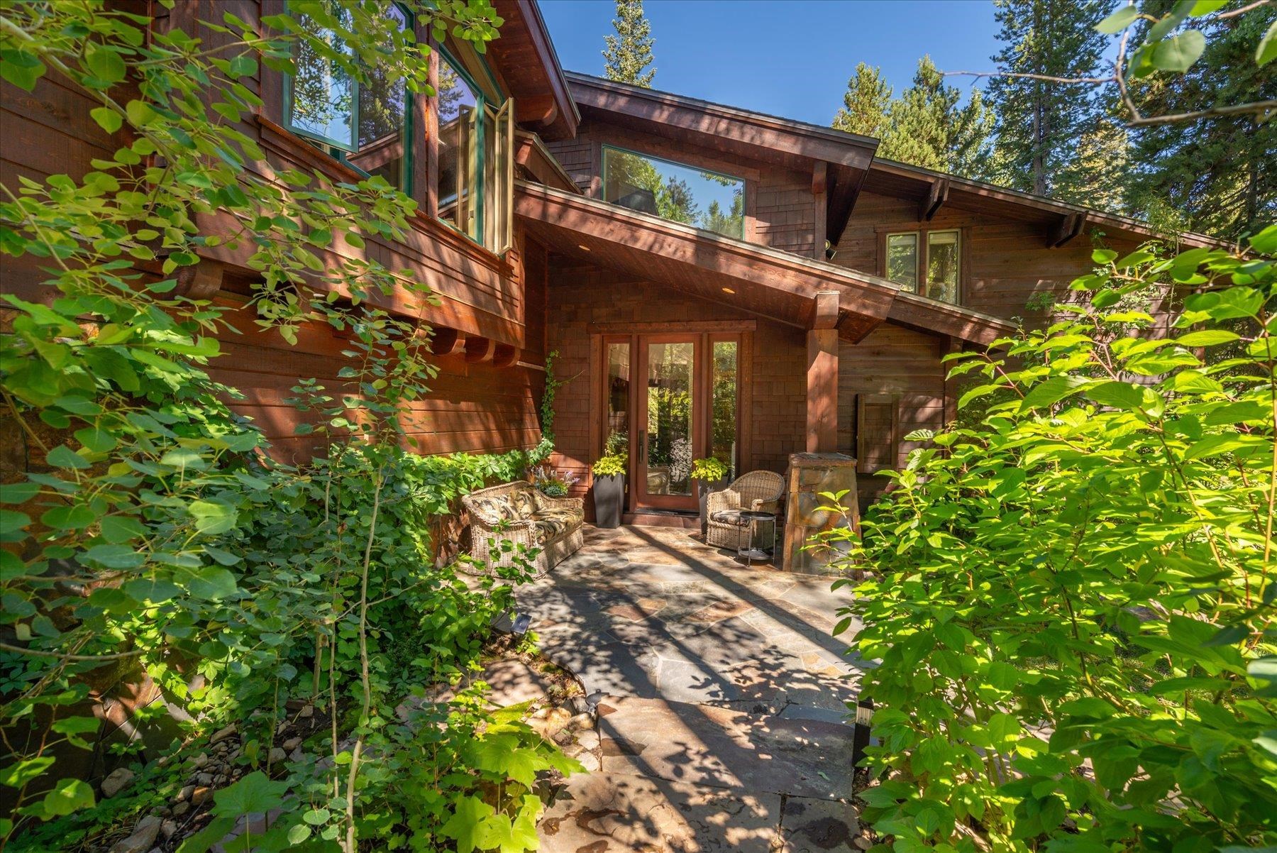 1334 Mineral Springs Trail
