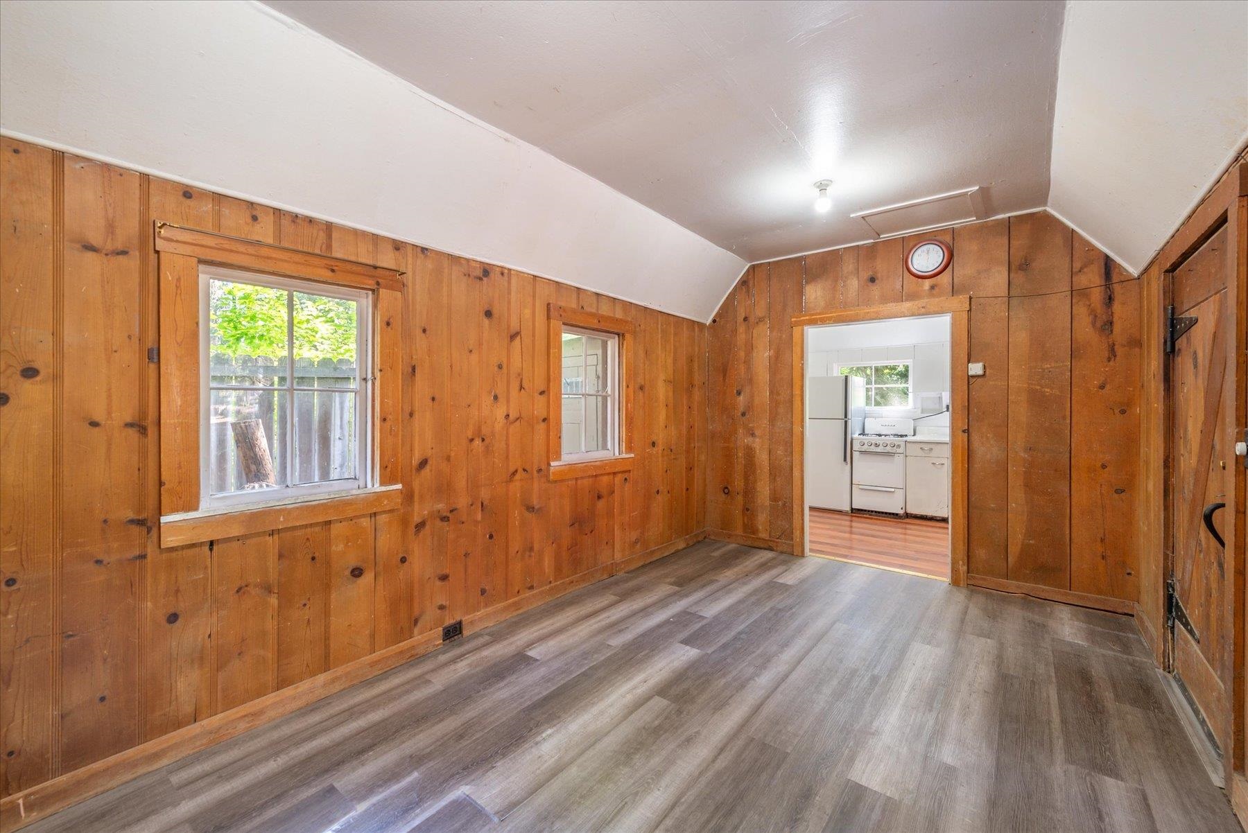 2565 Lake Forest Road