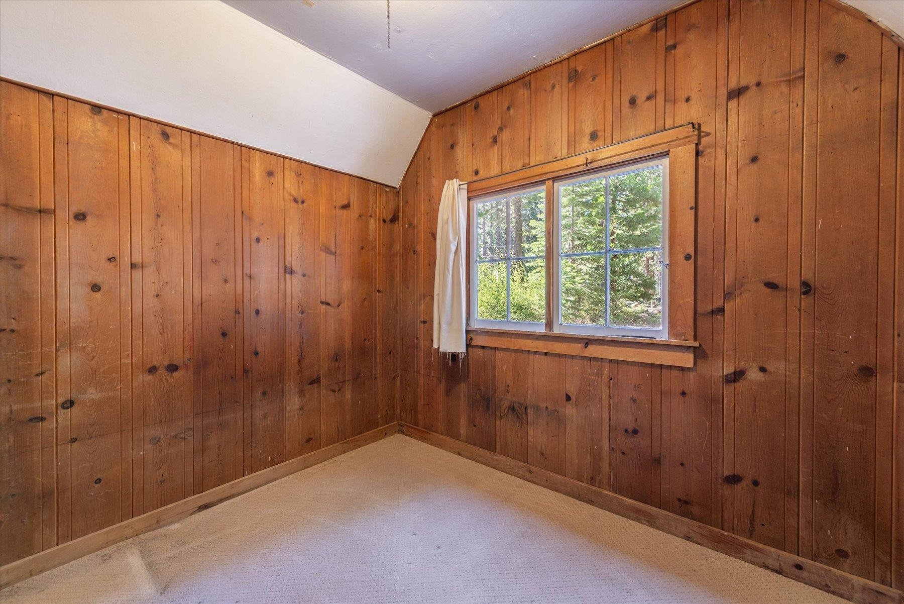 2565 Lake Forest Road