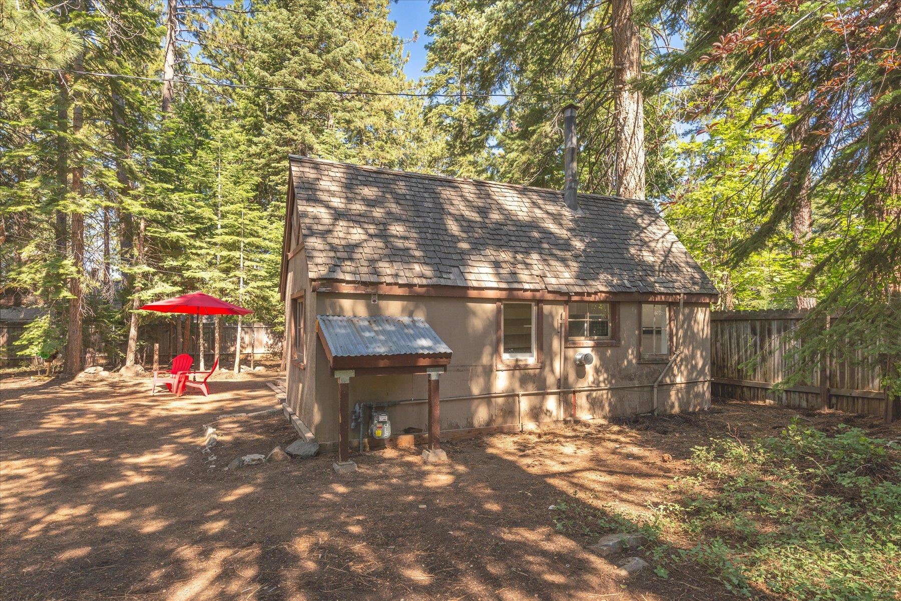 2565 Lake Forest Road