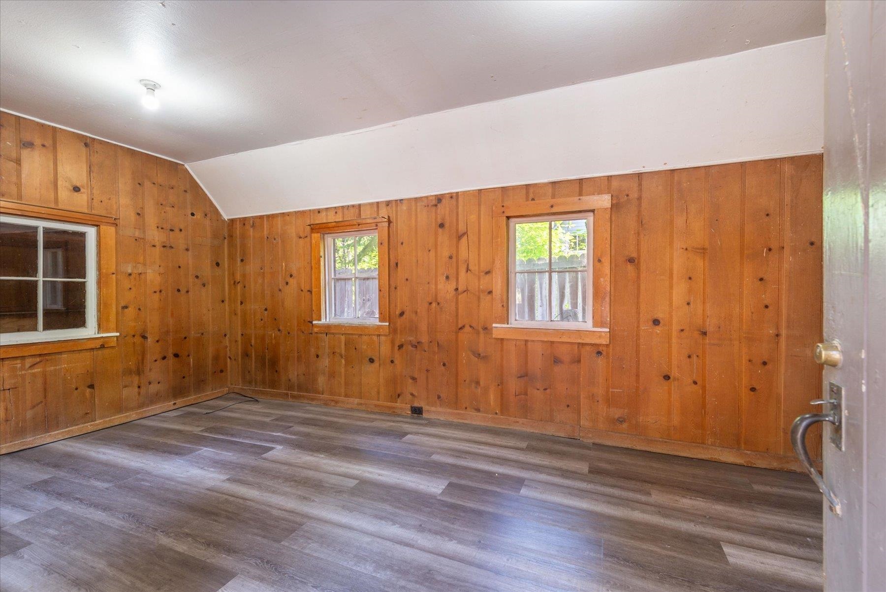 2565 Lake Forest Road