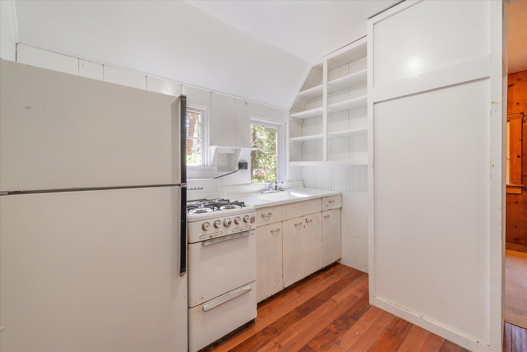 2565 Lake Forest Road