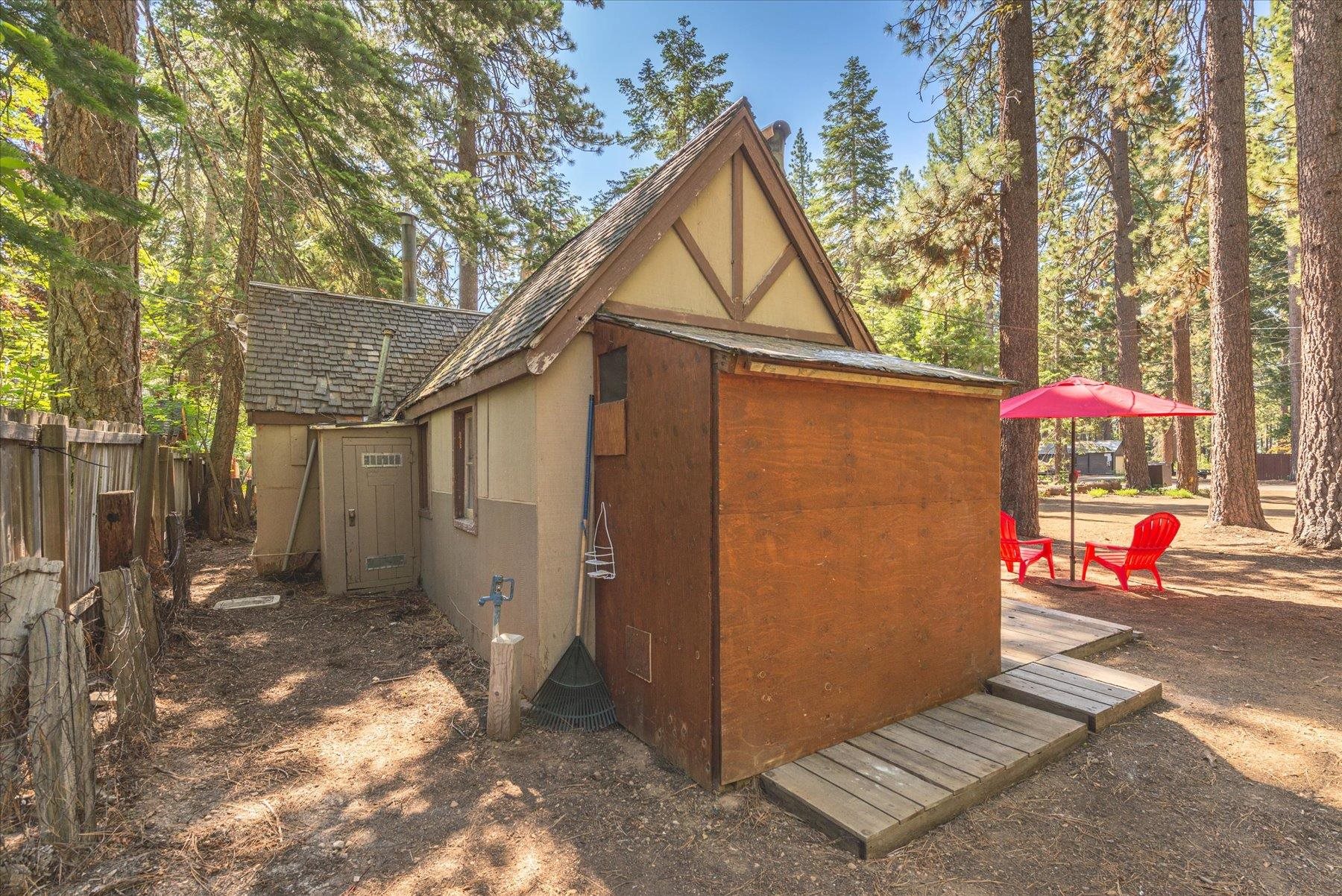 2565 Lake Forest Road