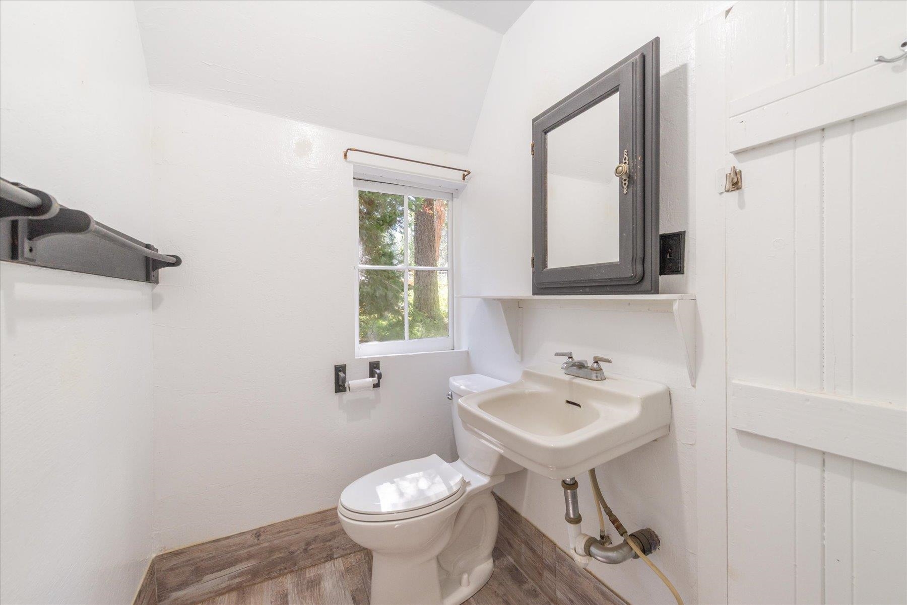 2565 Lake Forest Road