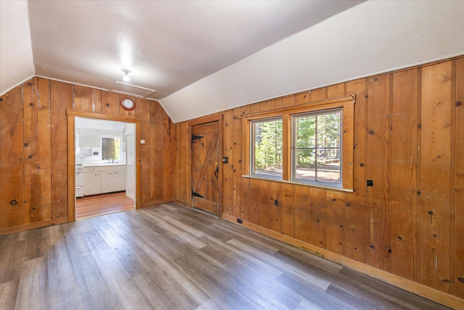 2565 Lake Forest Road