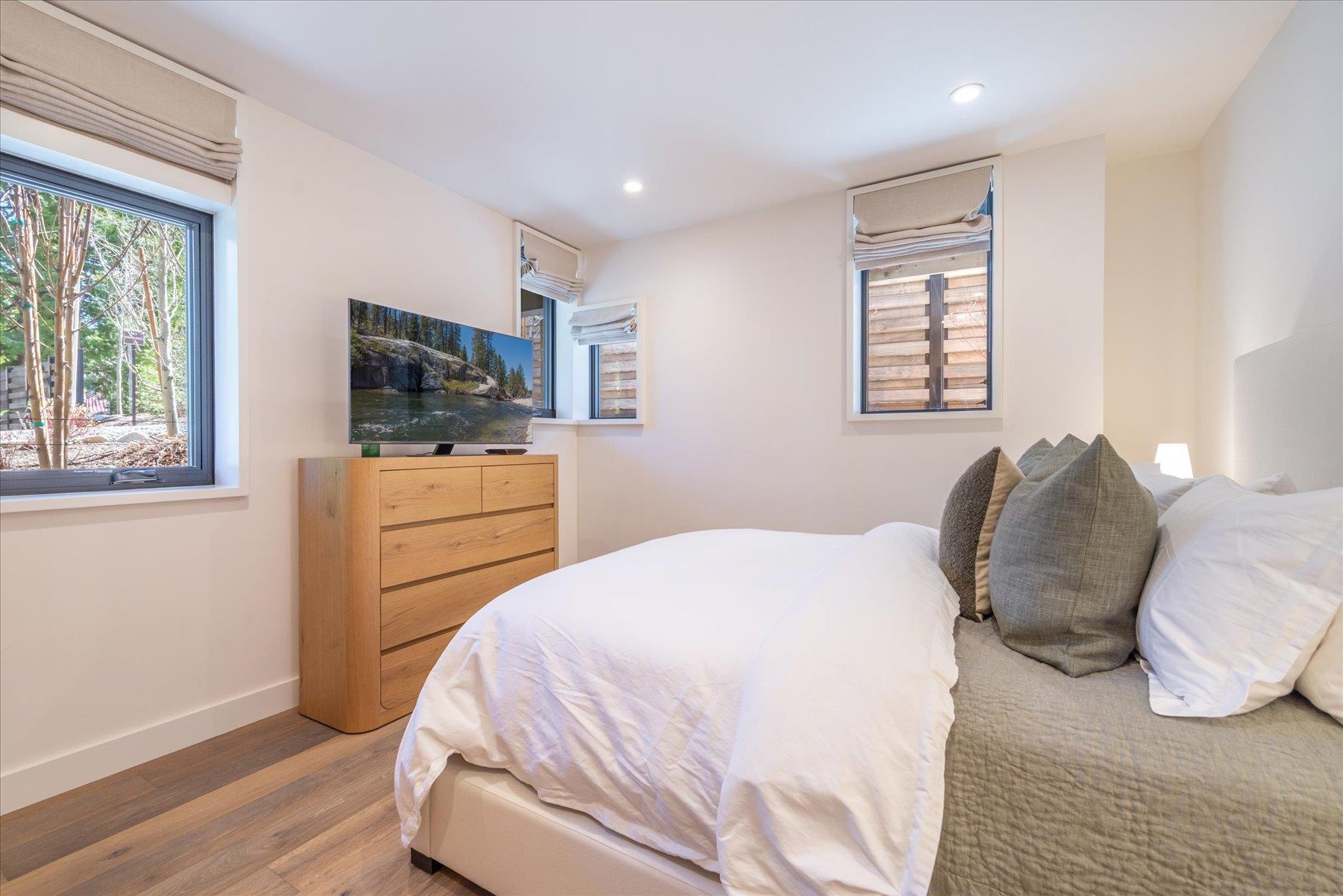 120 Old Cedars Place