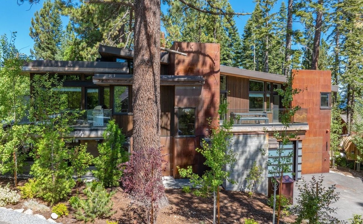 120 Old Cedars Place