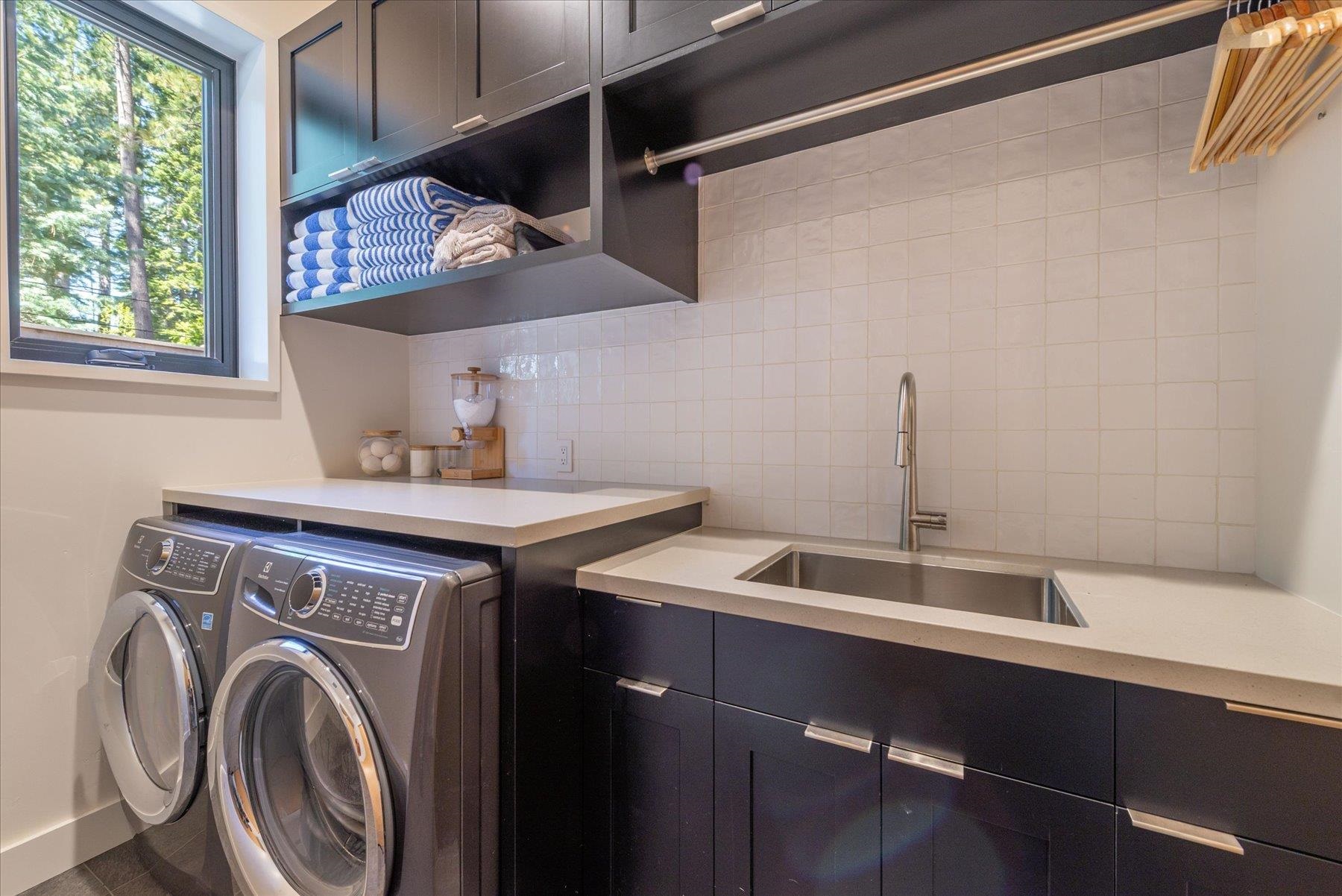 120 Old Cedars Place