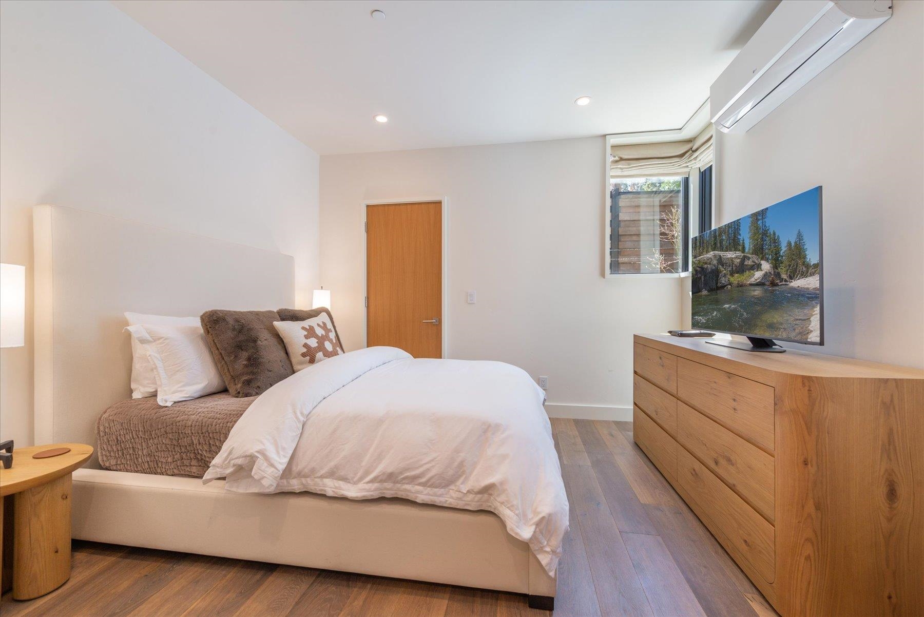 120 Old Cedars Place