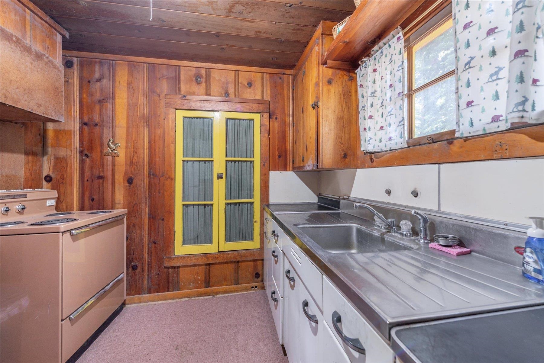 2535 Lake Forest Road