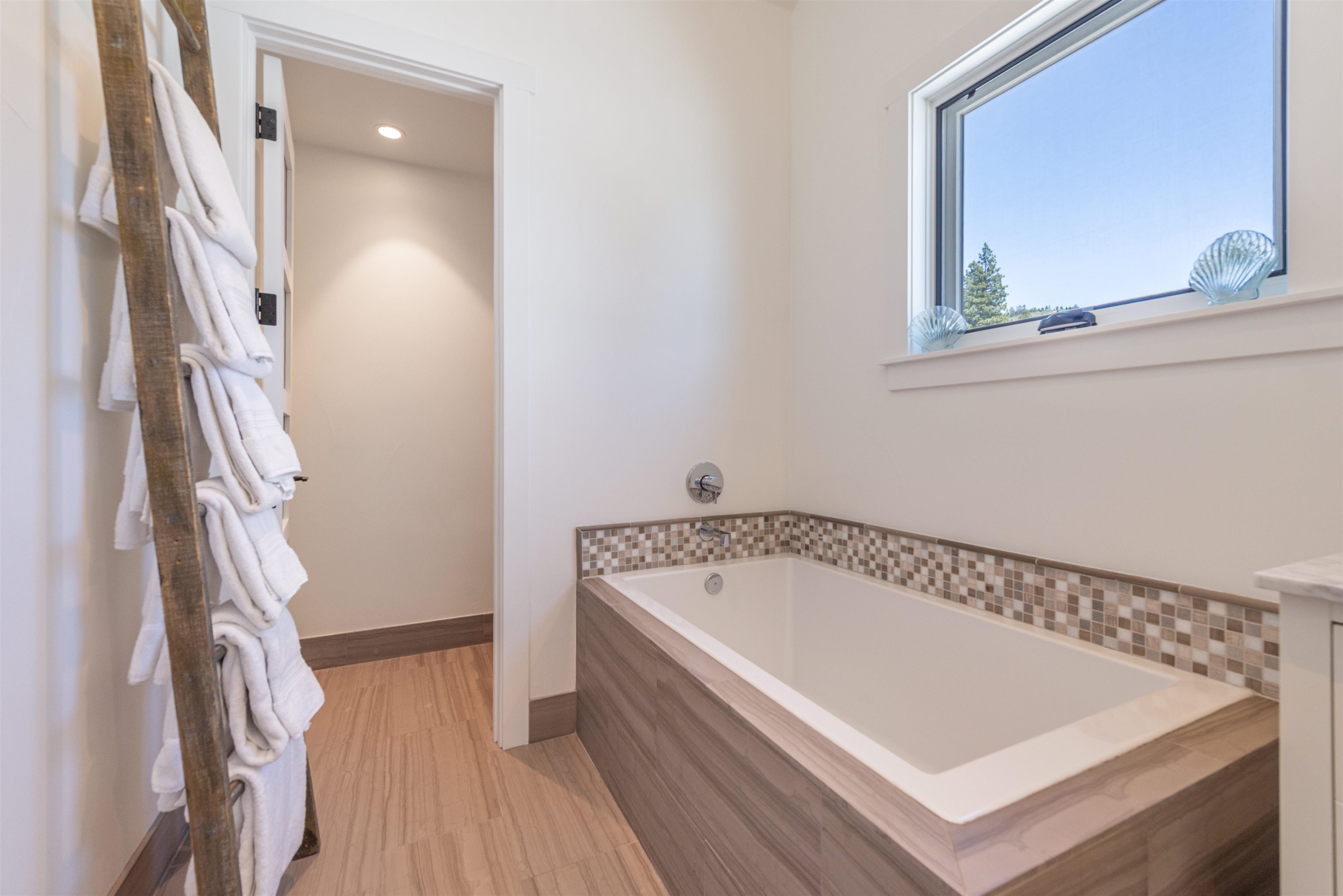 8308 North Lake Boulevard # 4 Unit: #4