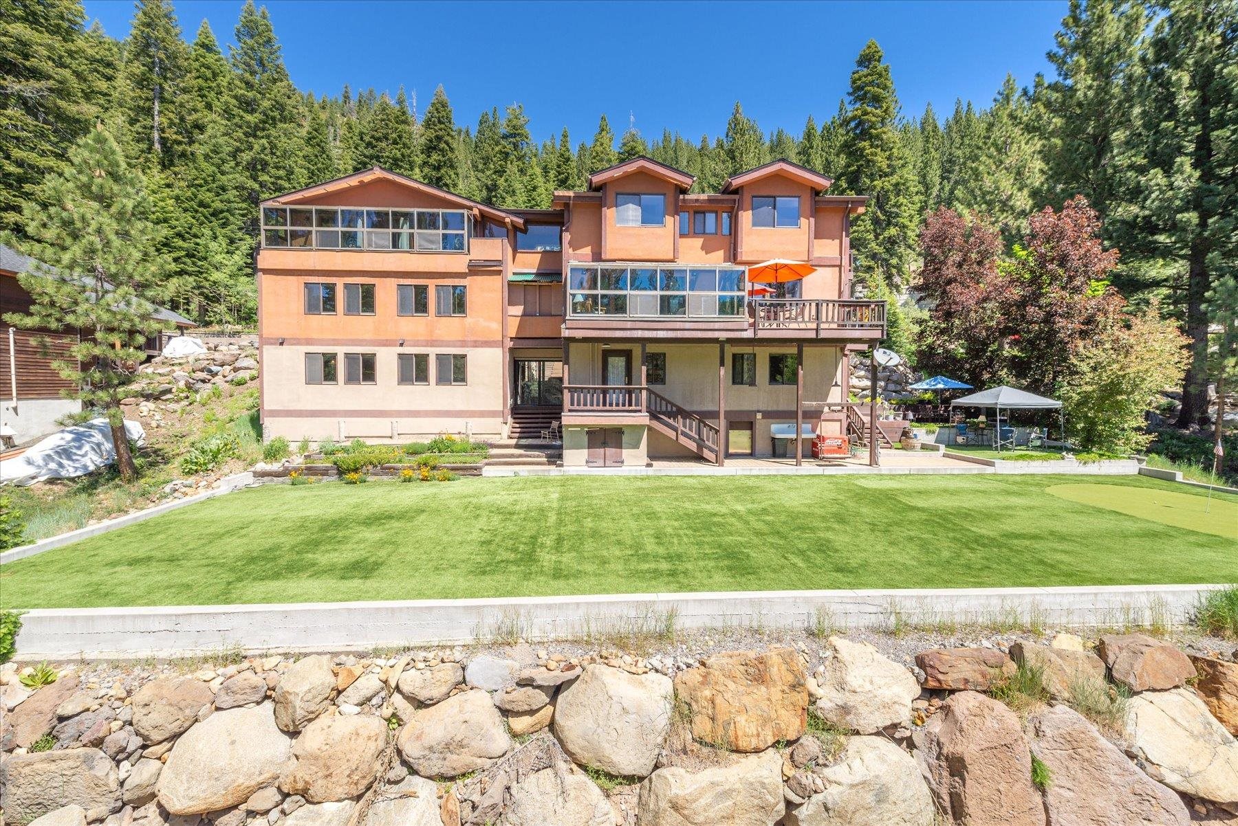1081 Sandy Way
