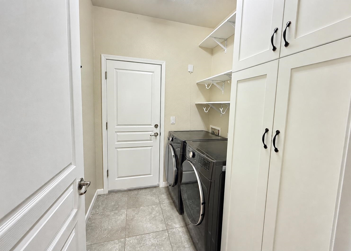 1095 Tazewell Trail