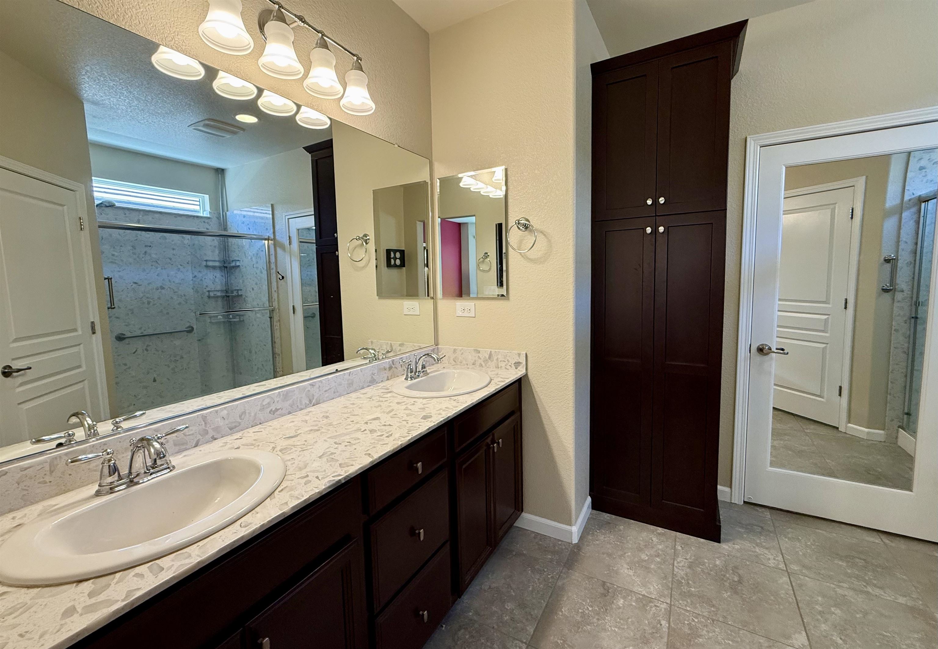 1095 Tazewell Trail