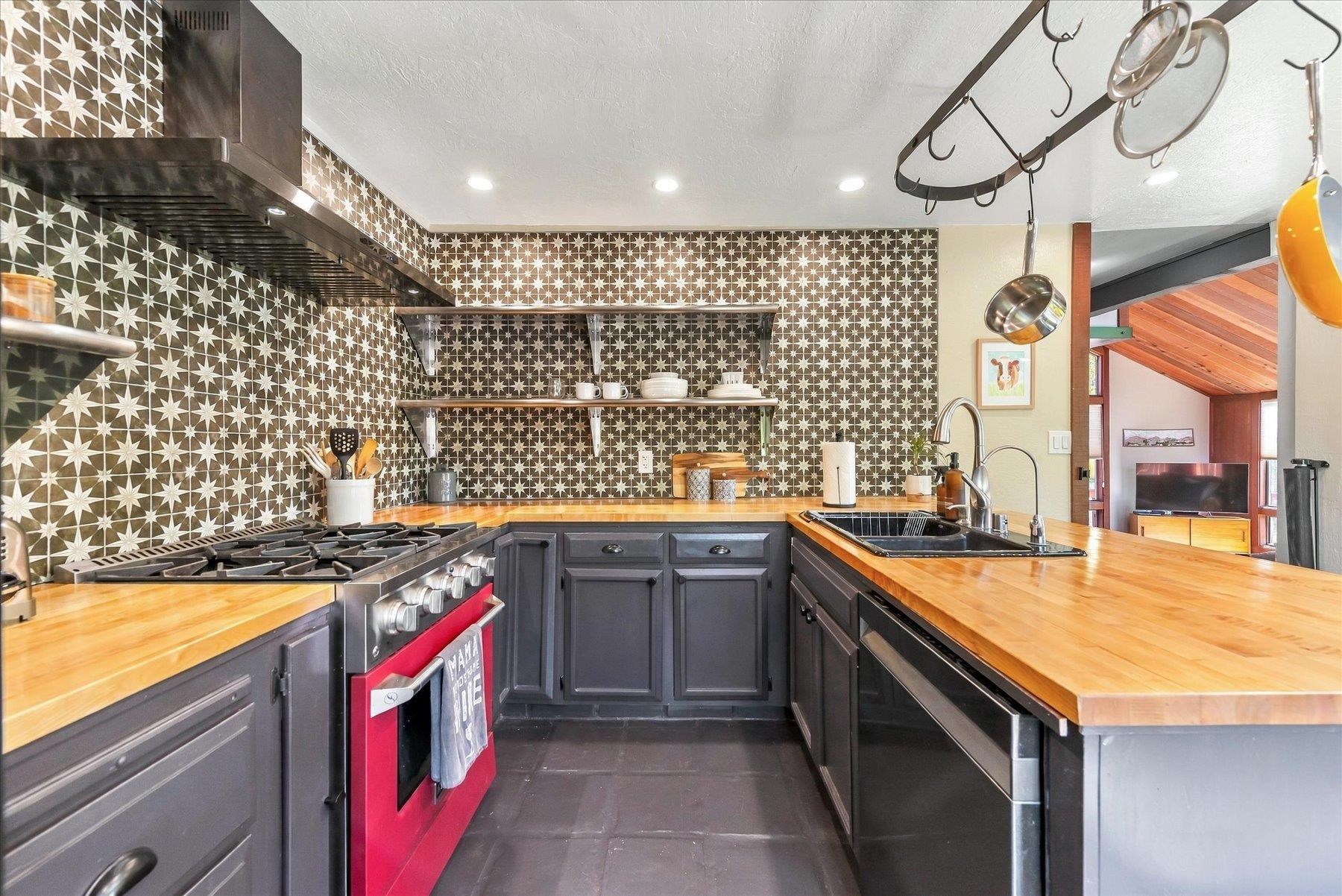 16005 Canterbury Lane