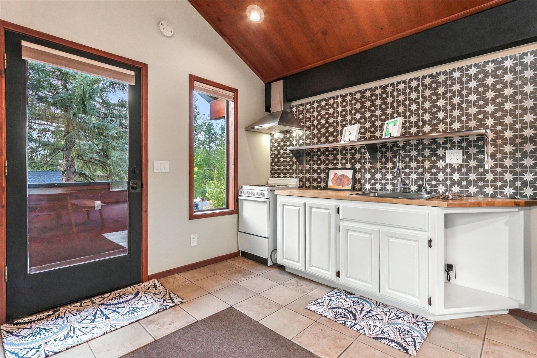 16005 Canterbury Lane