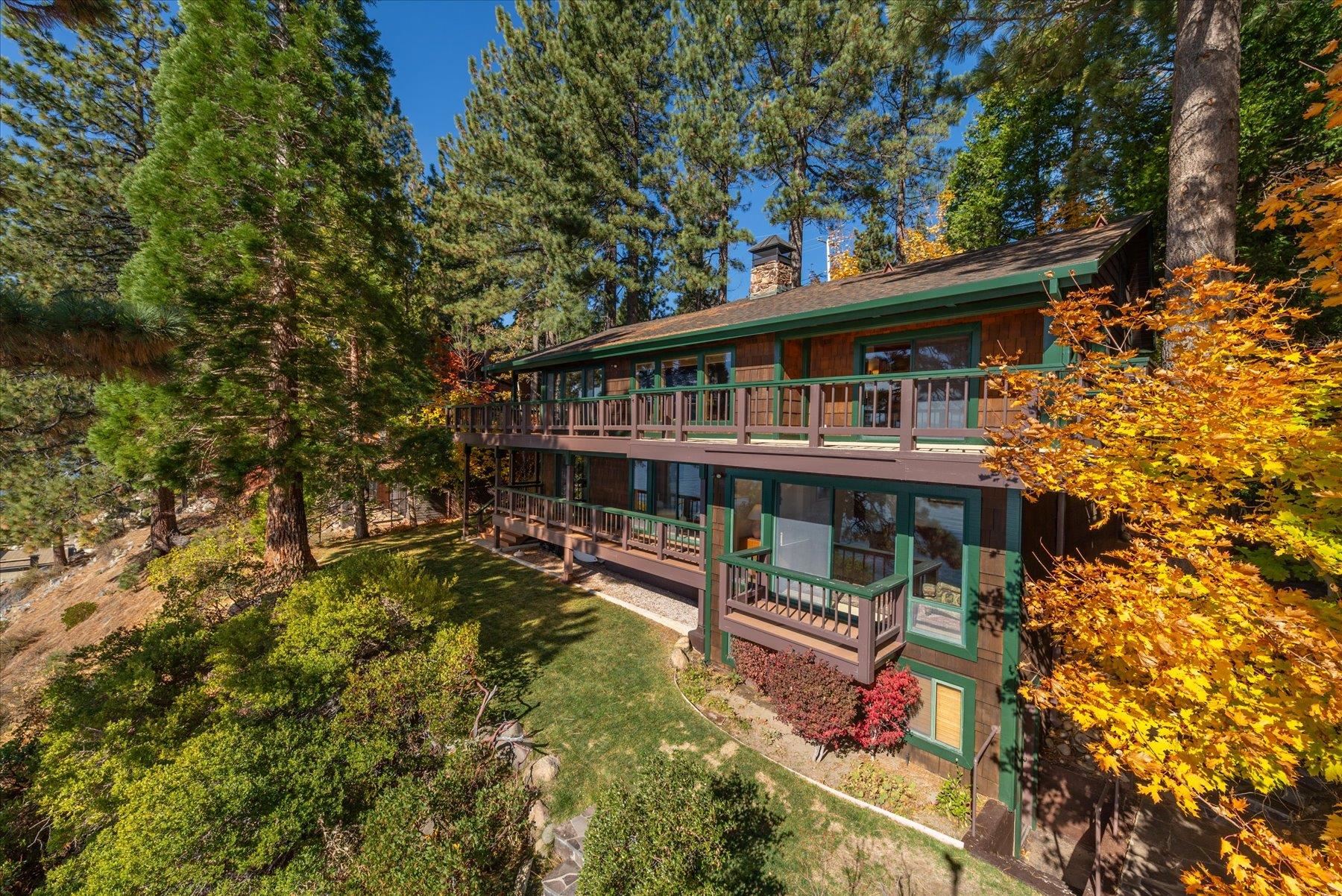 3260 Edgewater Drive