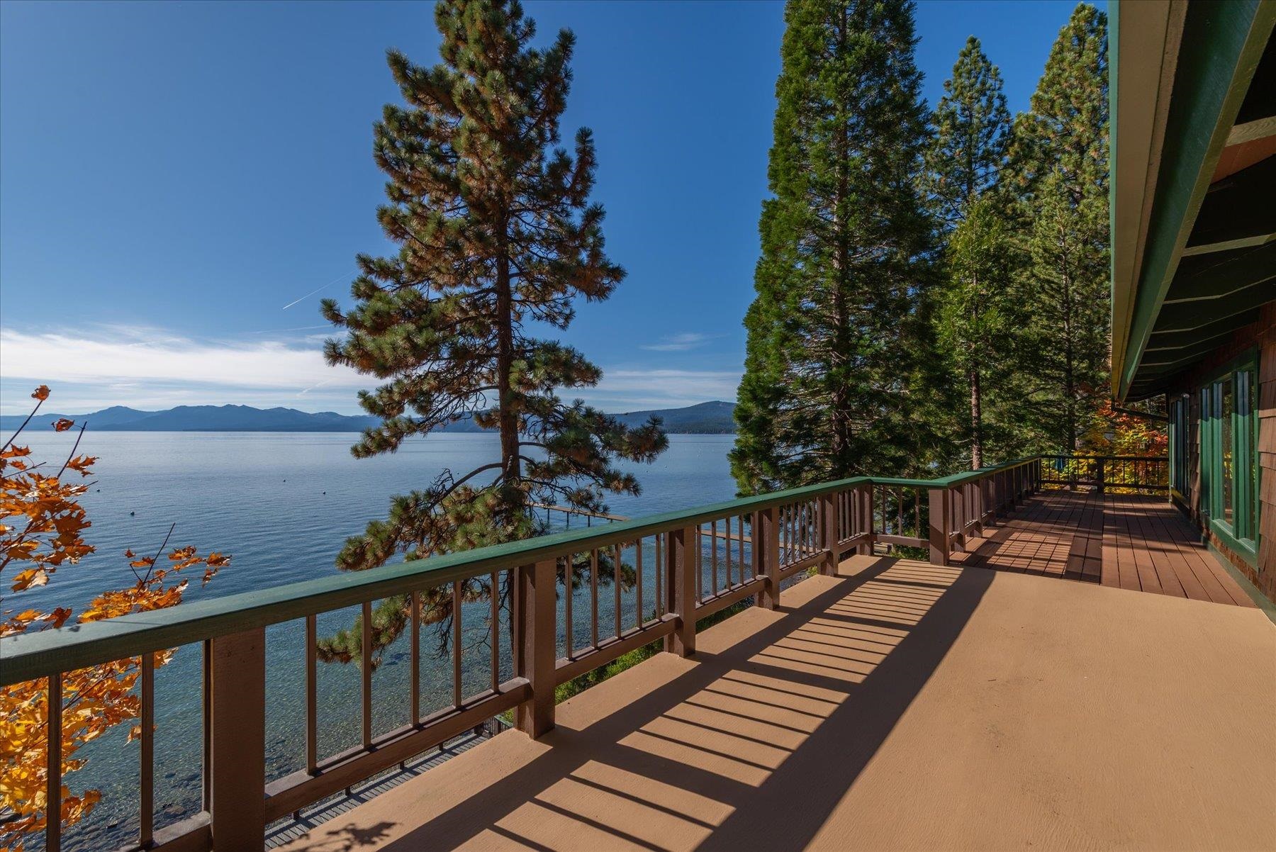 3260 Edgewater Drive