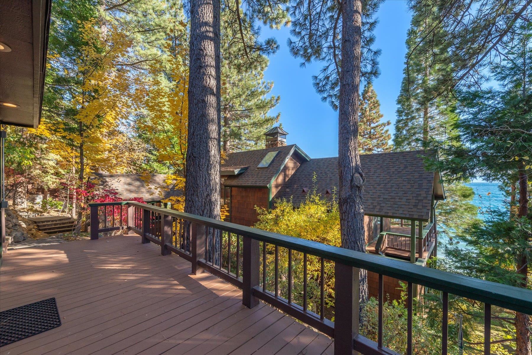 3260 Edgewater Drive