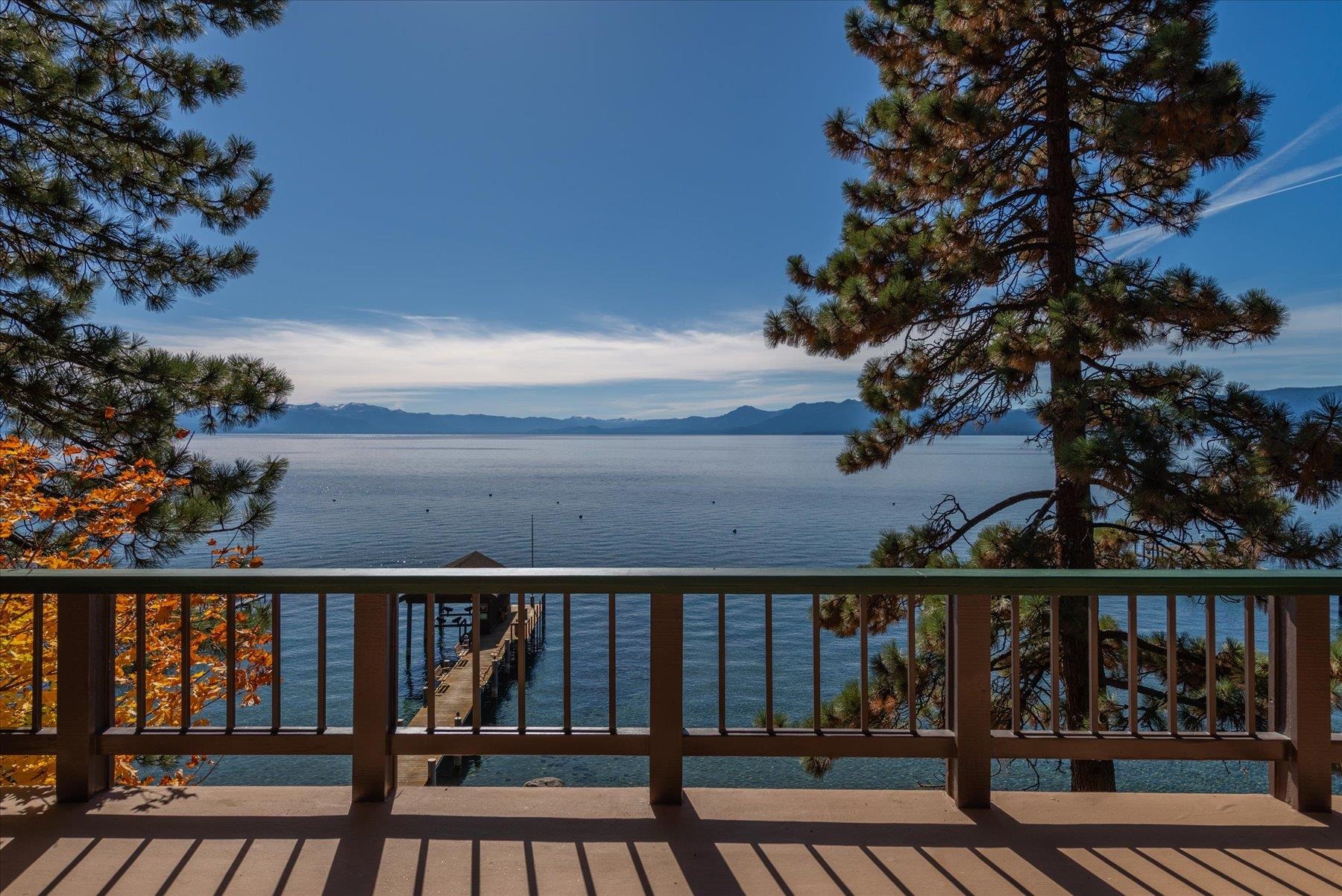 3260 Edgewater Drive