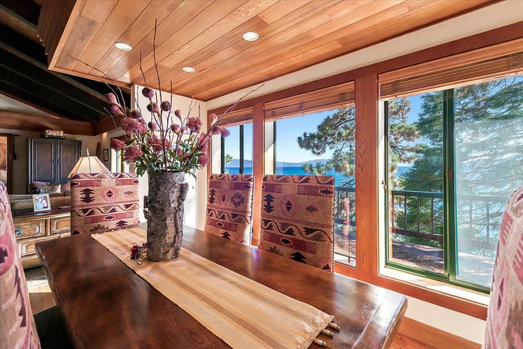 3260 Edgewater Drive