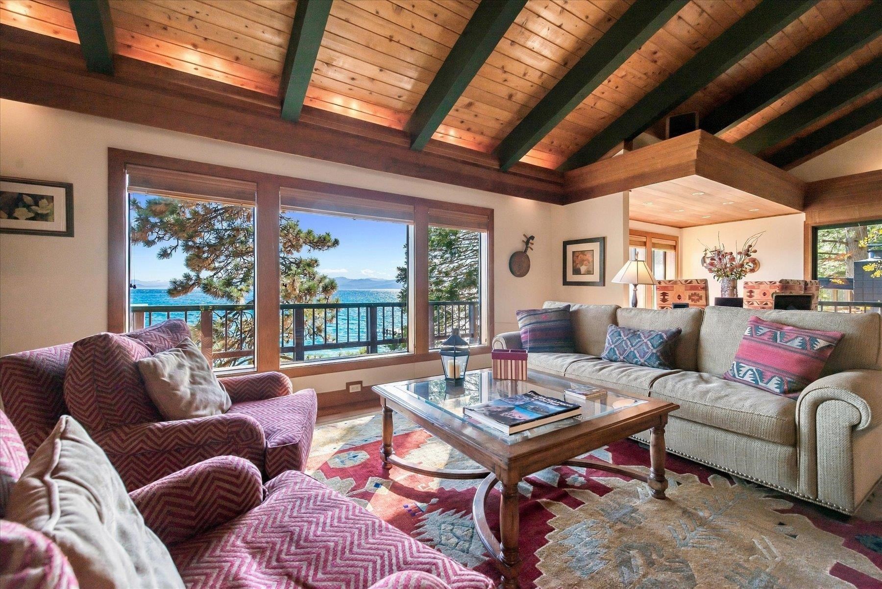 3260 Edgewater Drive