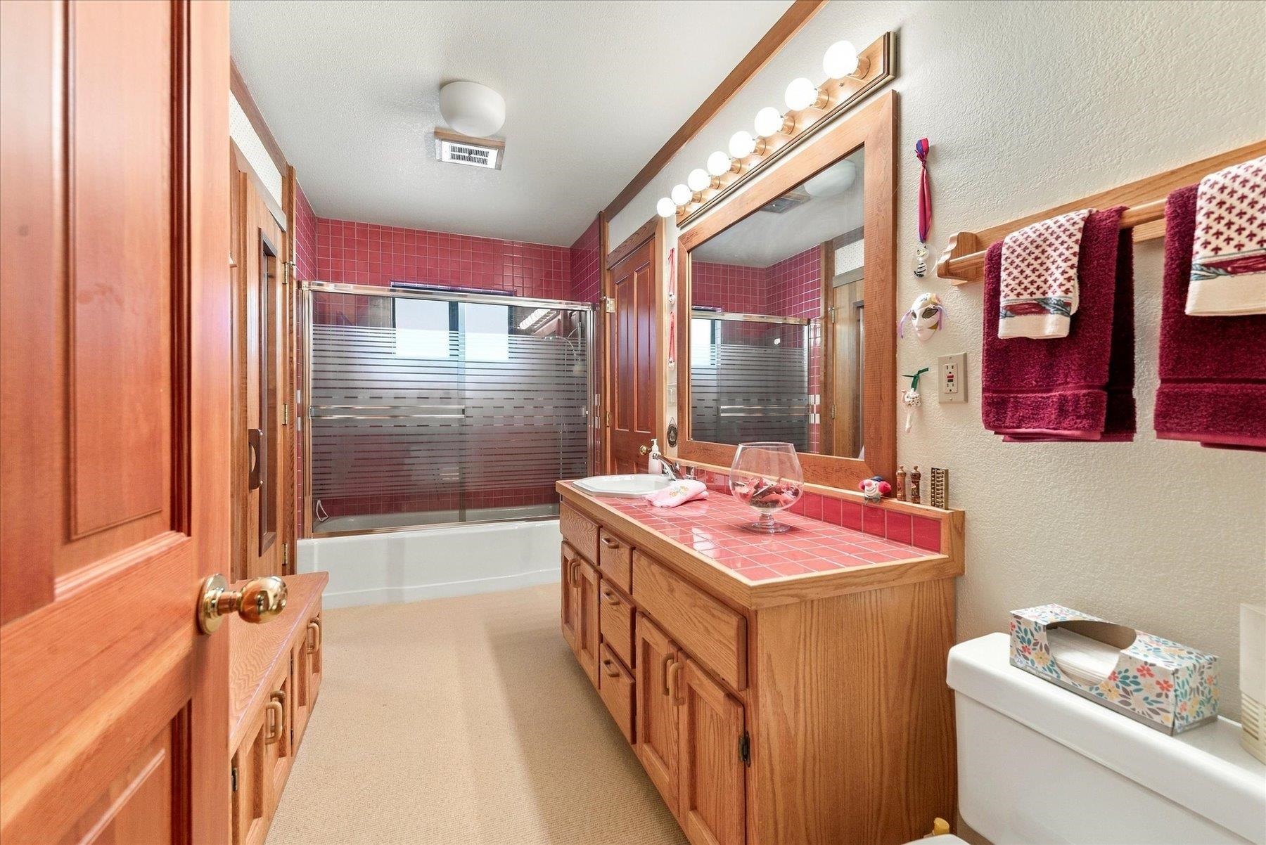 3260 Edgewater Drive