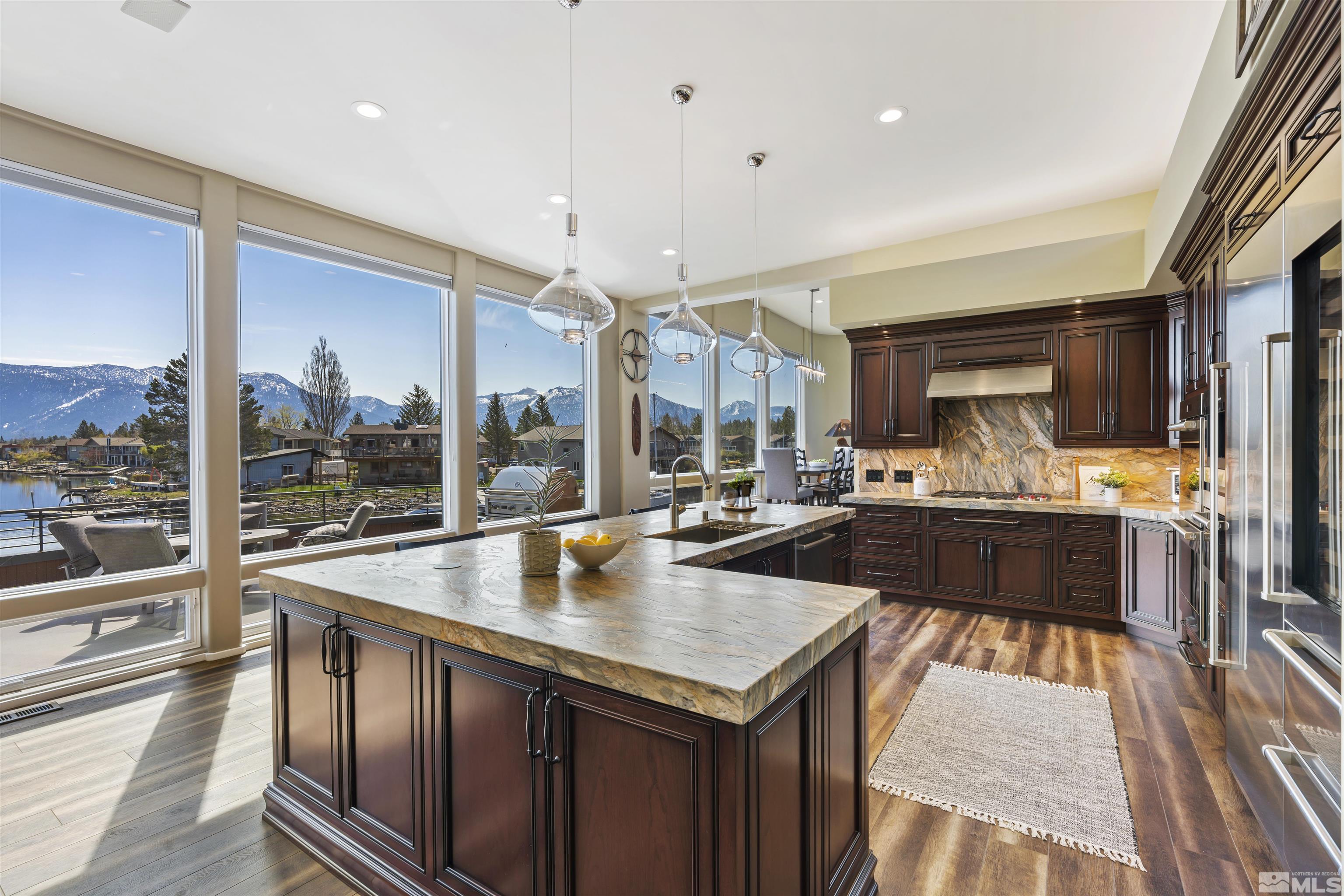 1727 Venice Dr
