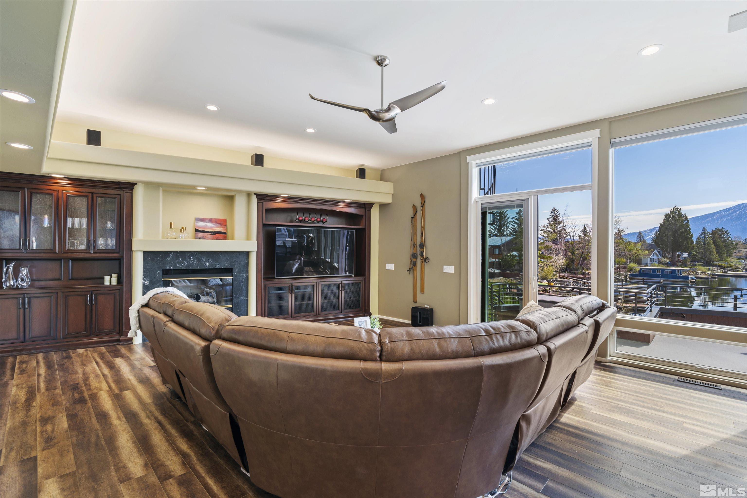 1727 Venice Dr