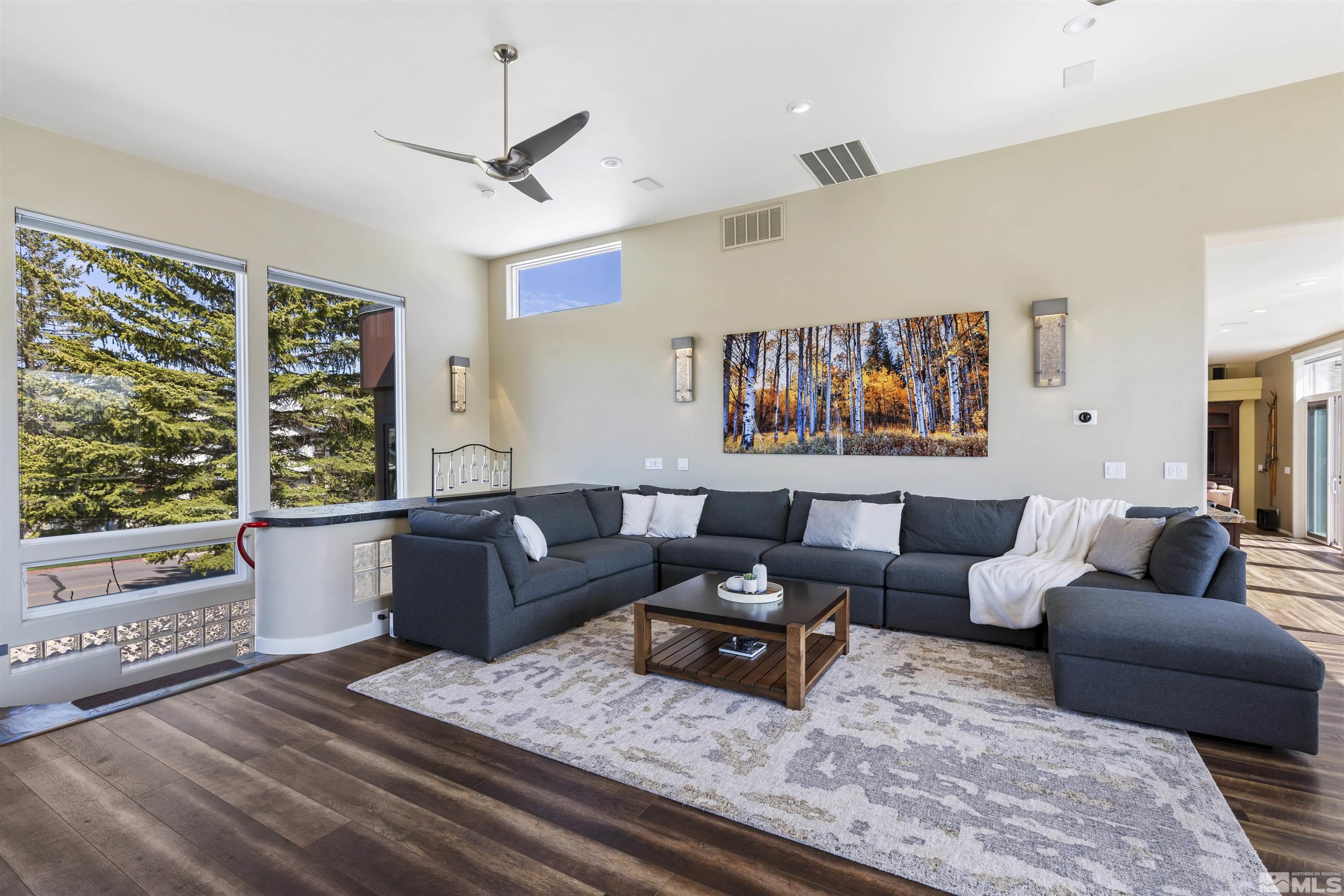 1727 Venice Dr