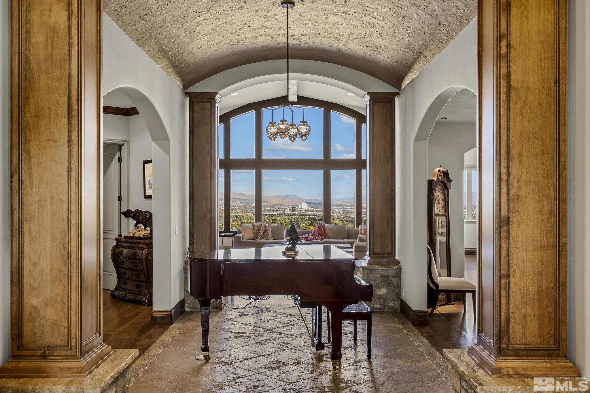 386 Questa Court