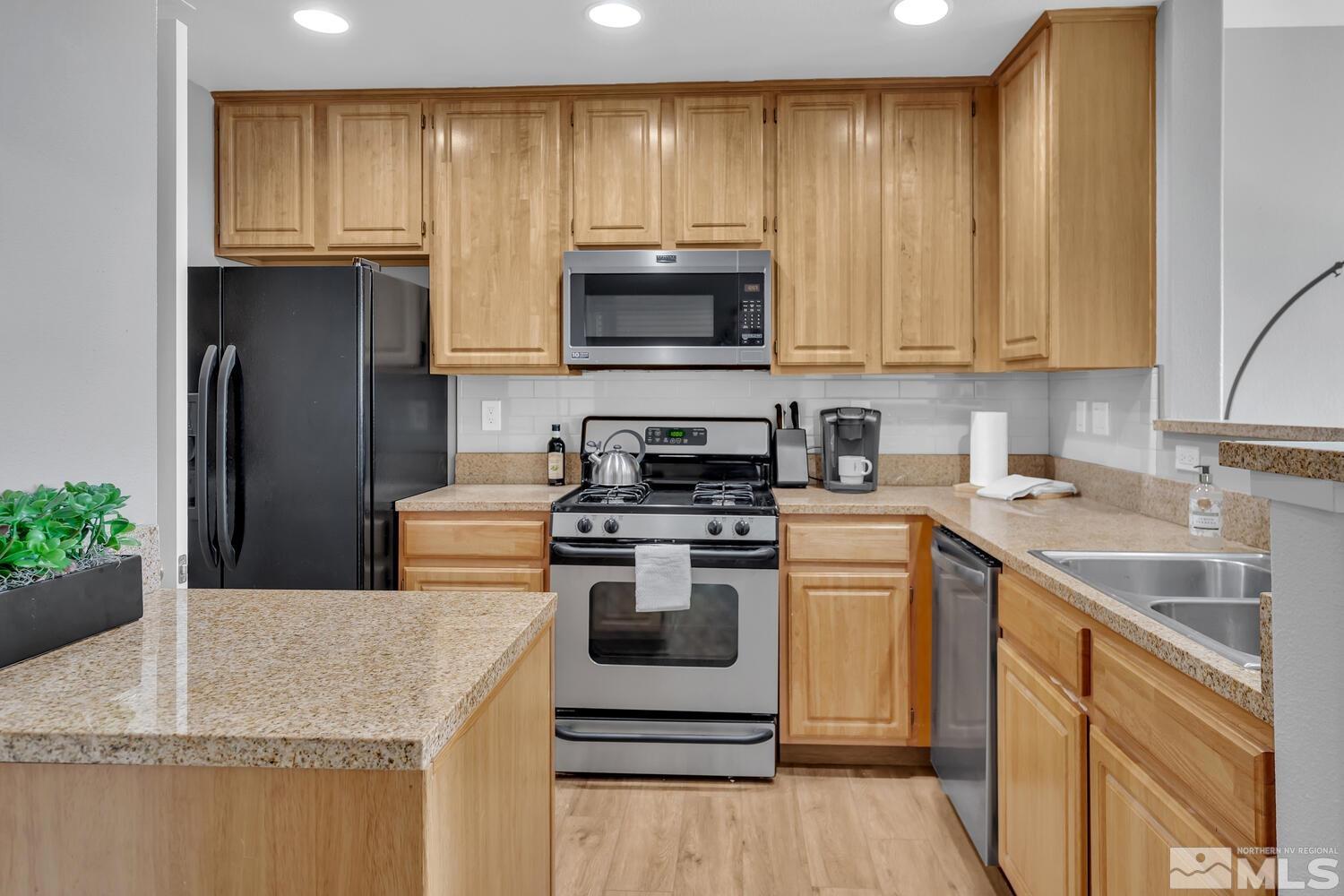 900 S Meadows Parkway, 5112
