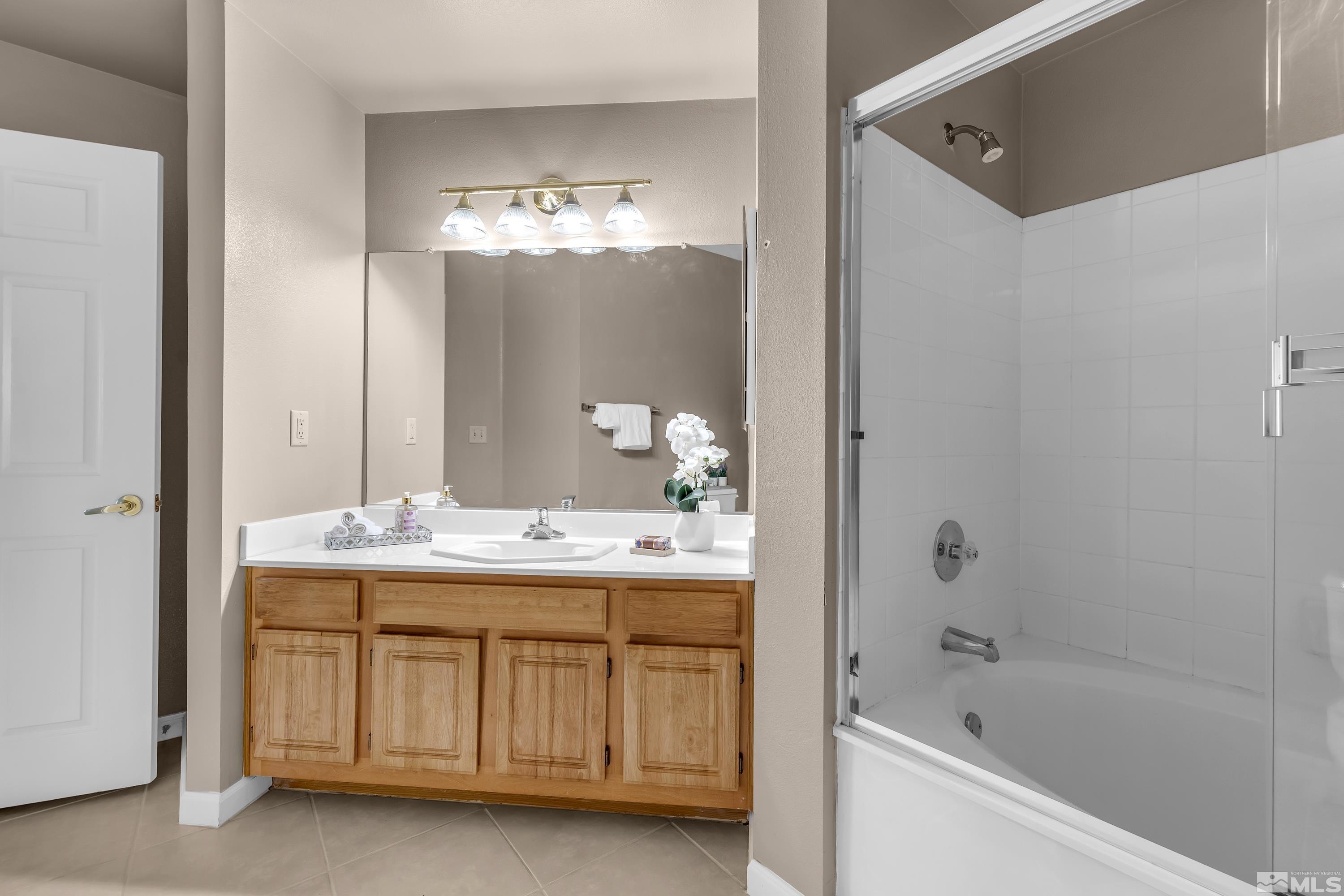 900 S Meadows Parkway, 513