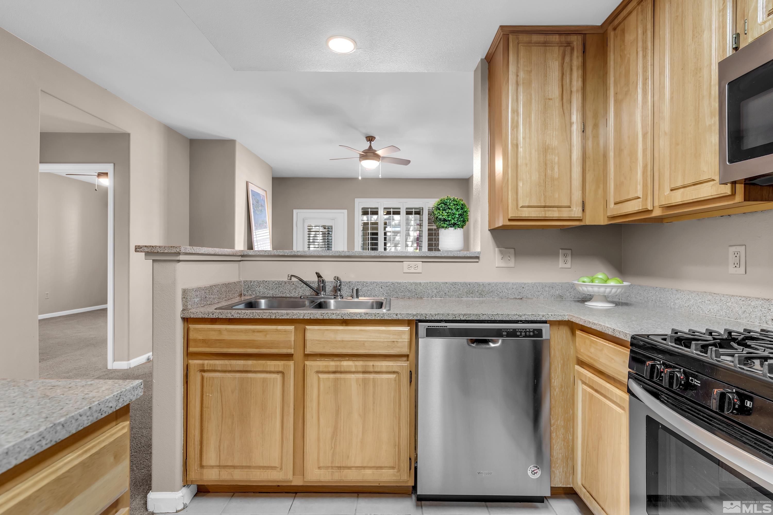 900 S Meadows Parkway, 513