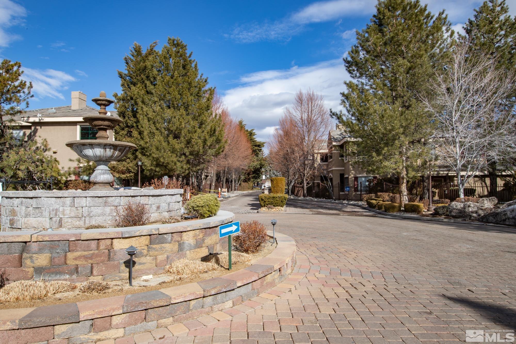 900 S Meadows Parkway, 513