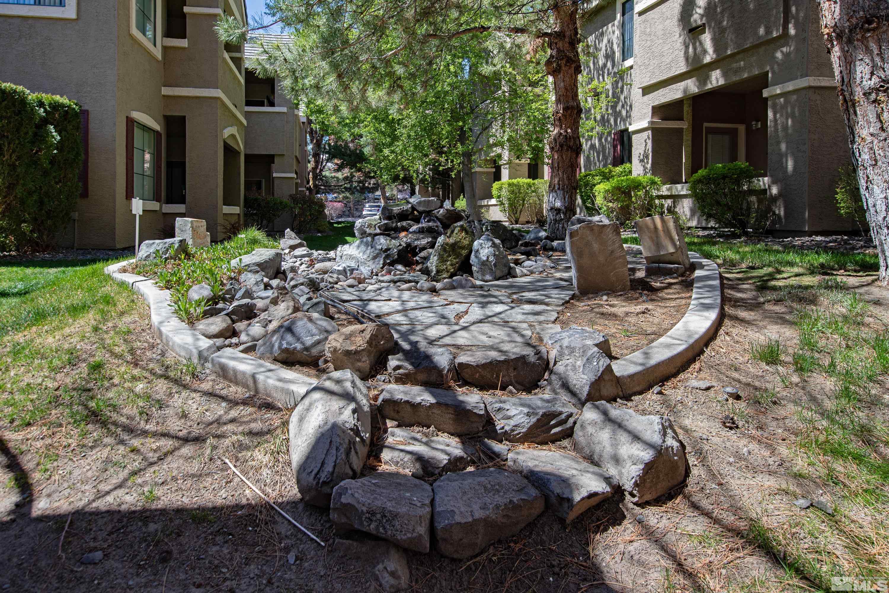 900 S Meadows Parkway, 513