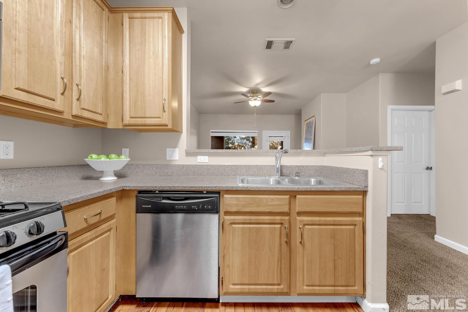 900 S Meadows Parkway, APT 1022