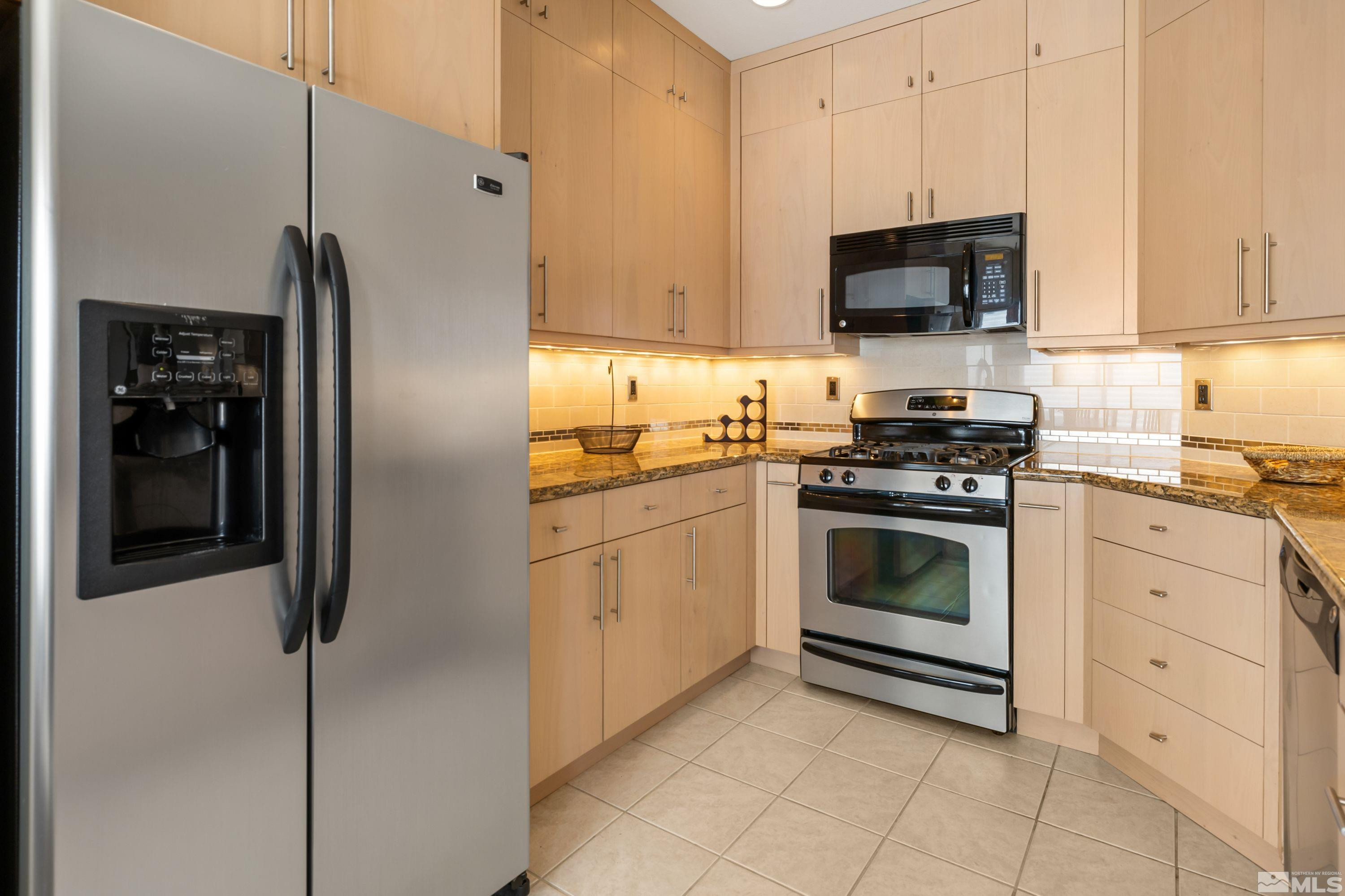 900 S Meadows Parkway, APT 4924