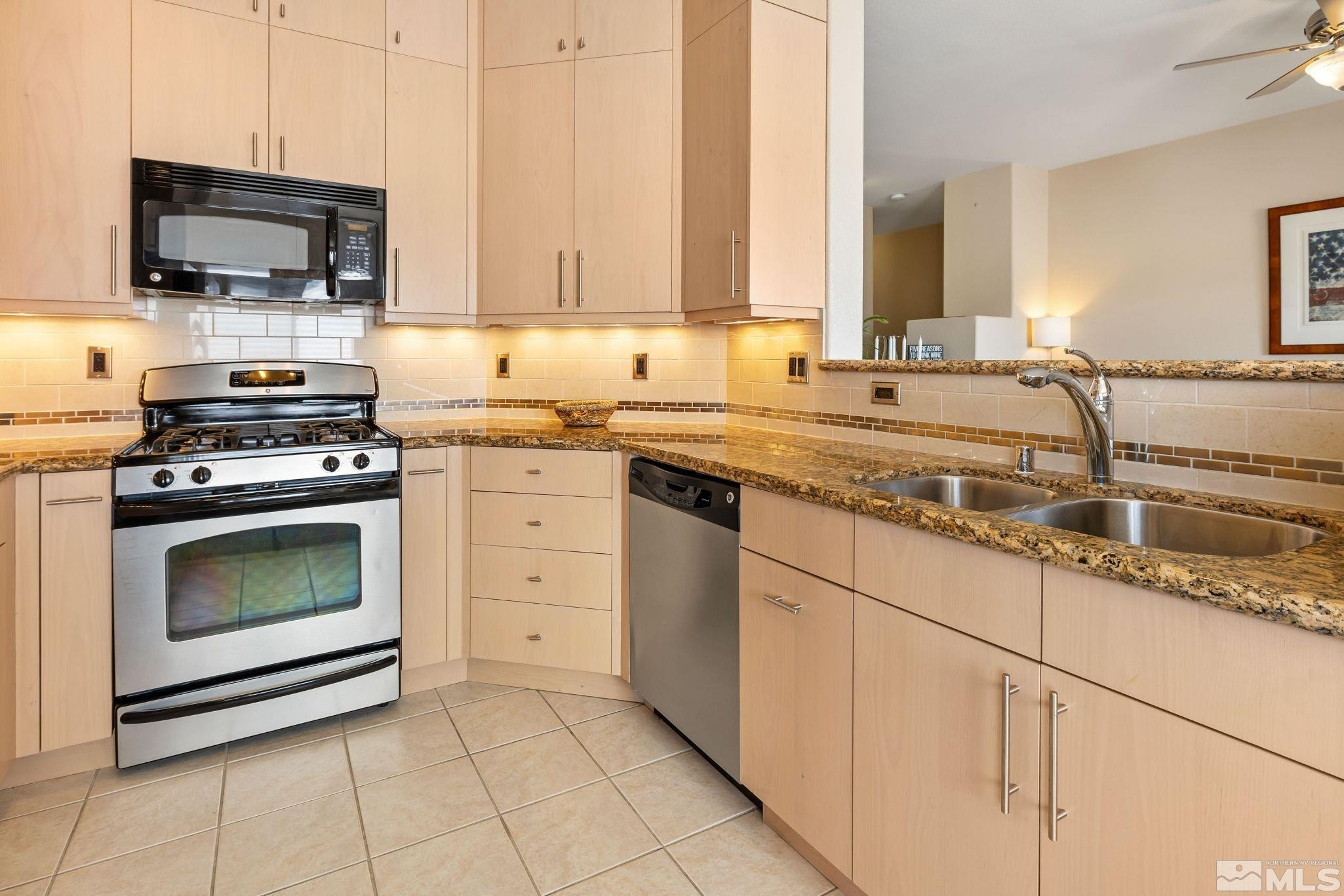 900 S Meadows Parkway, APT 4924