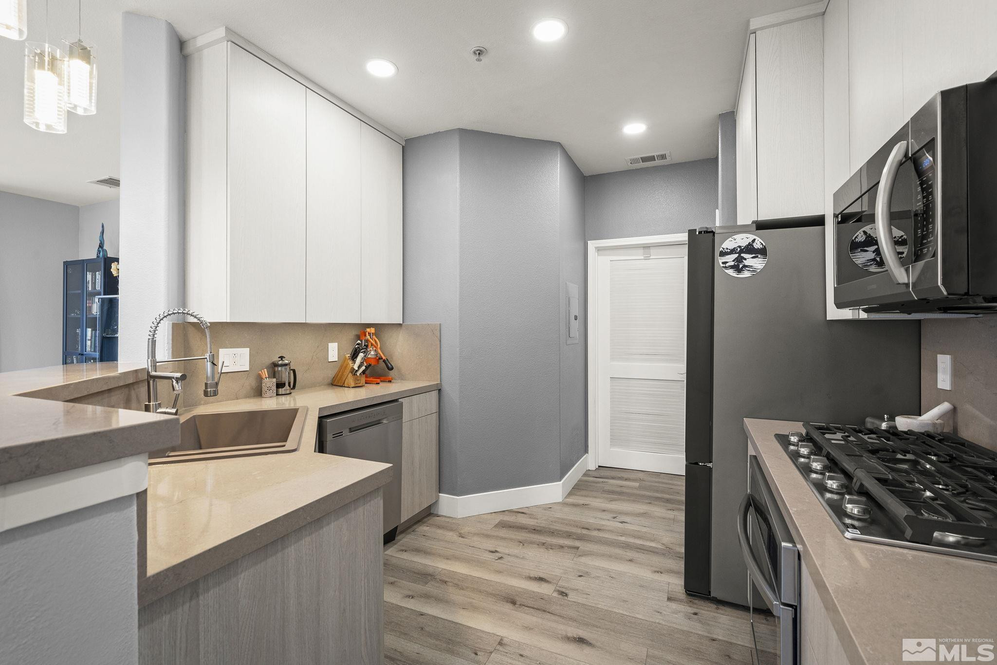 17000 Wedge Parkway, 3221