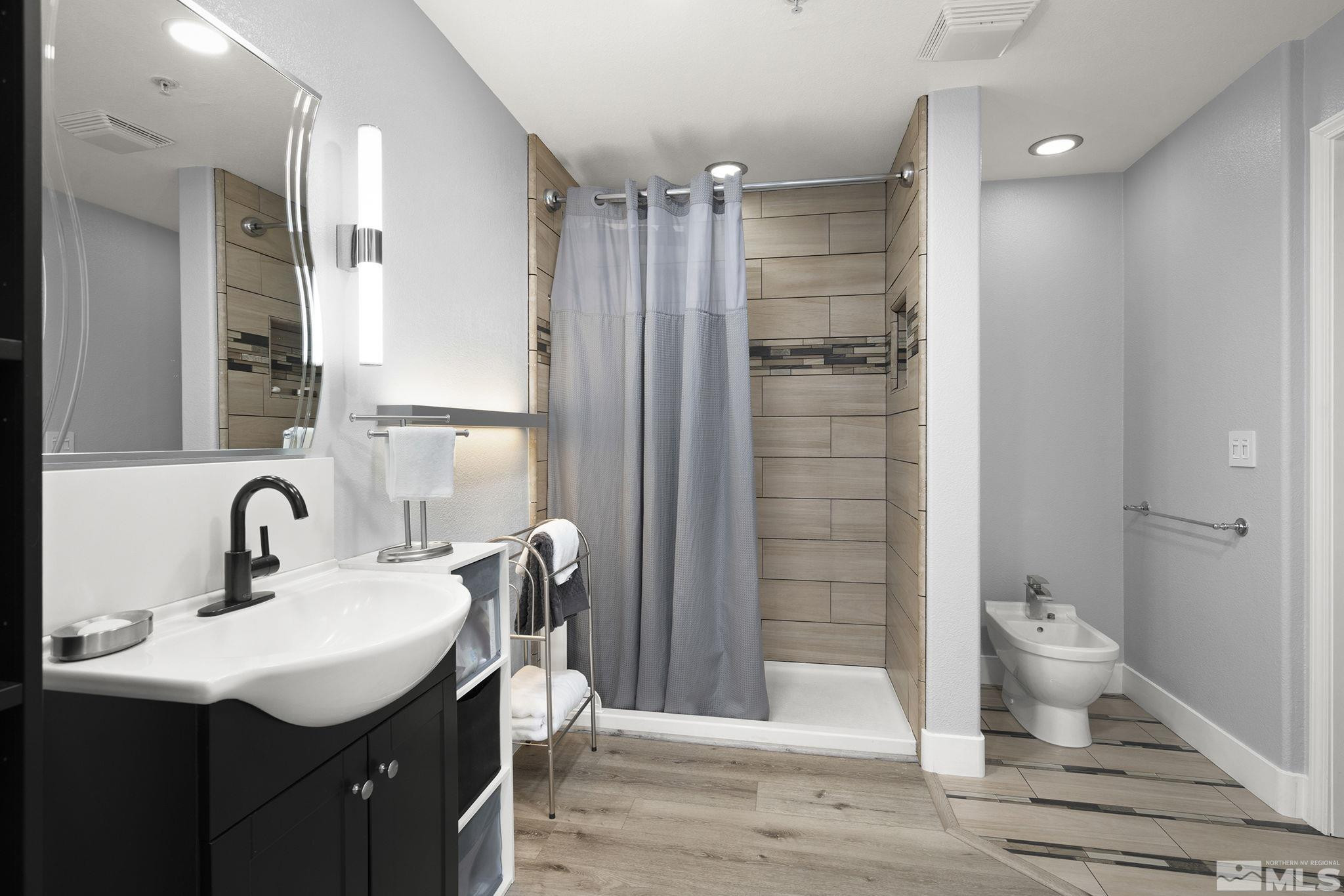 17000 Wedge Parkway, 3221