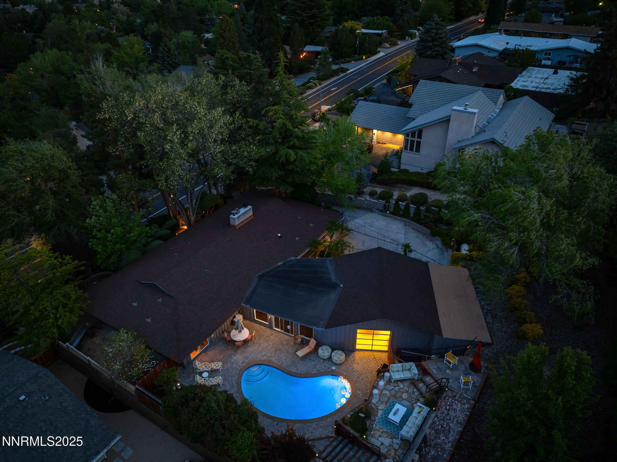 2135 Skyline Boulevard