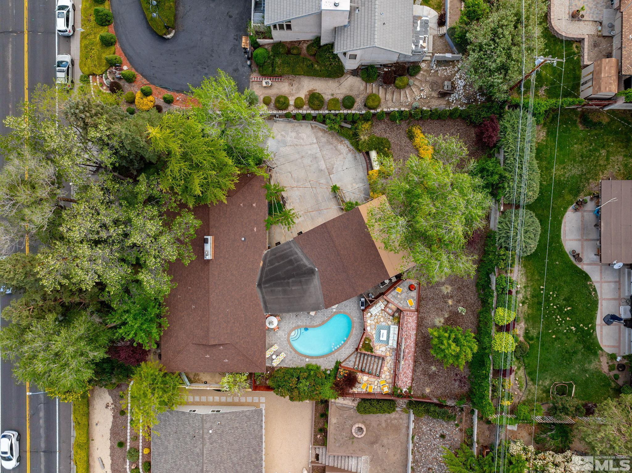 2135 Skyline Boulevard