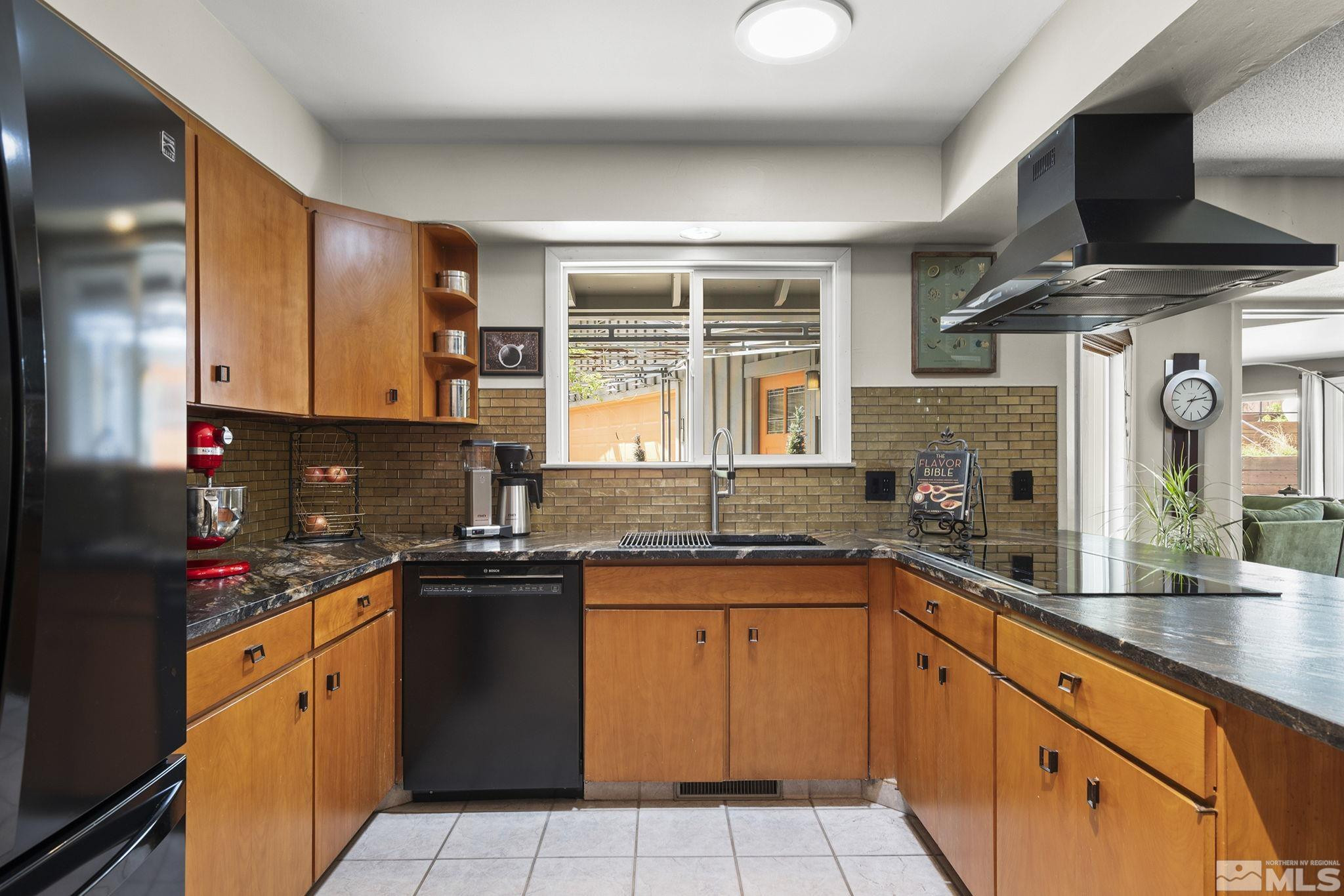 2135 Skyline Boulevard