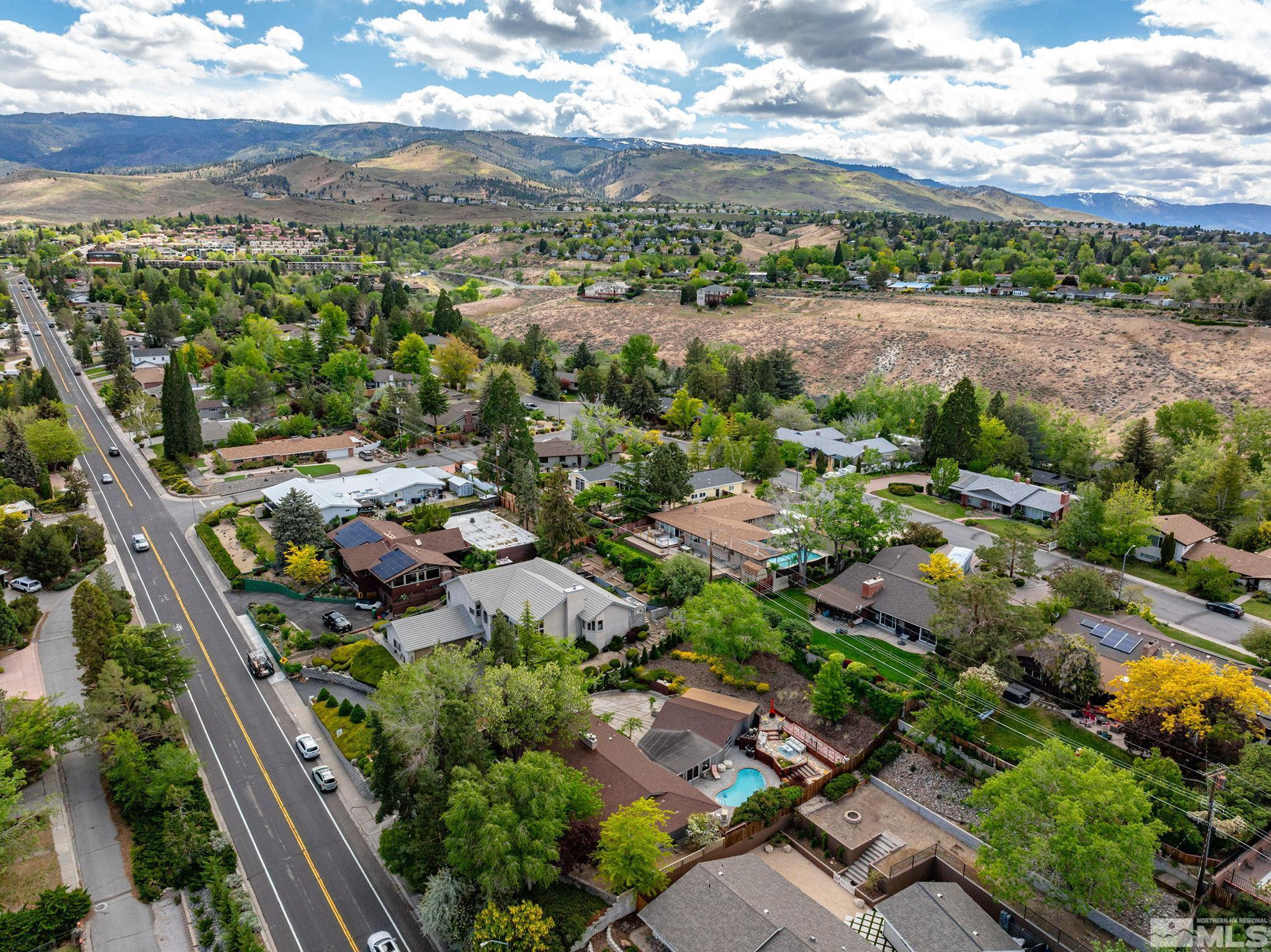 2135 Skyline Boulevard