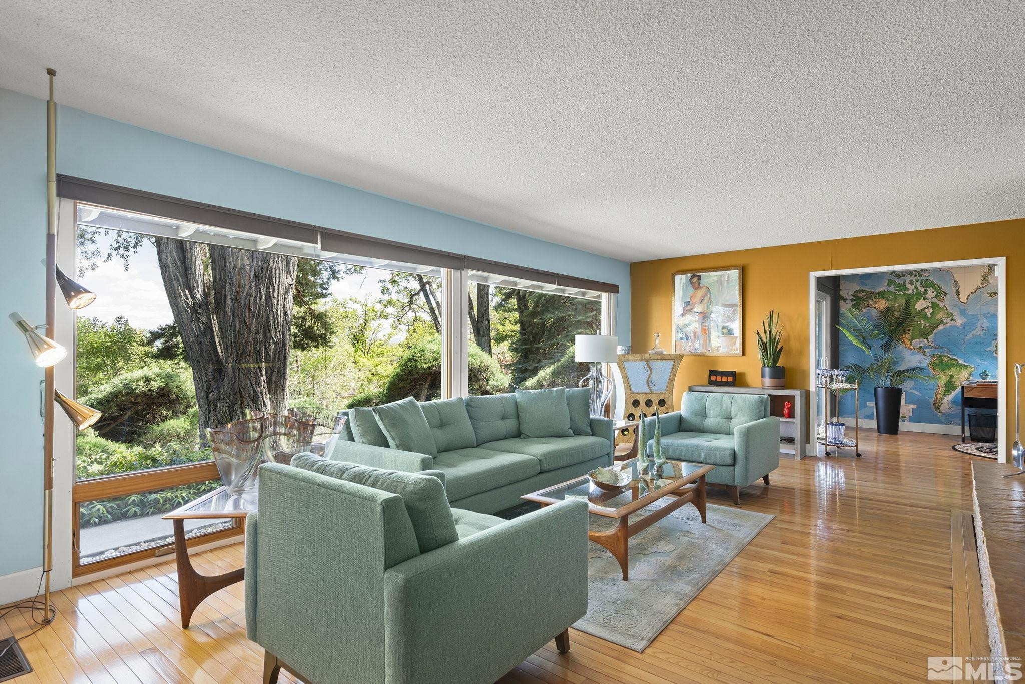2135 Skyline Boulevard
