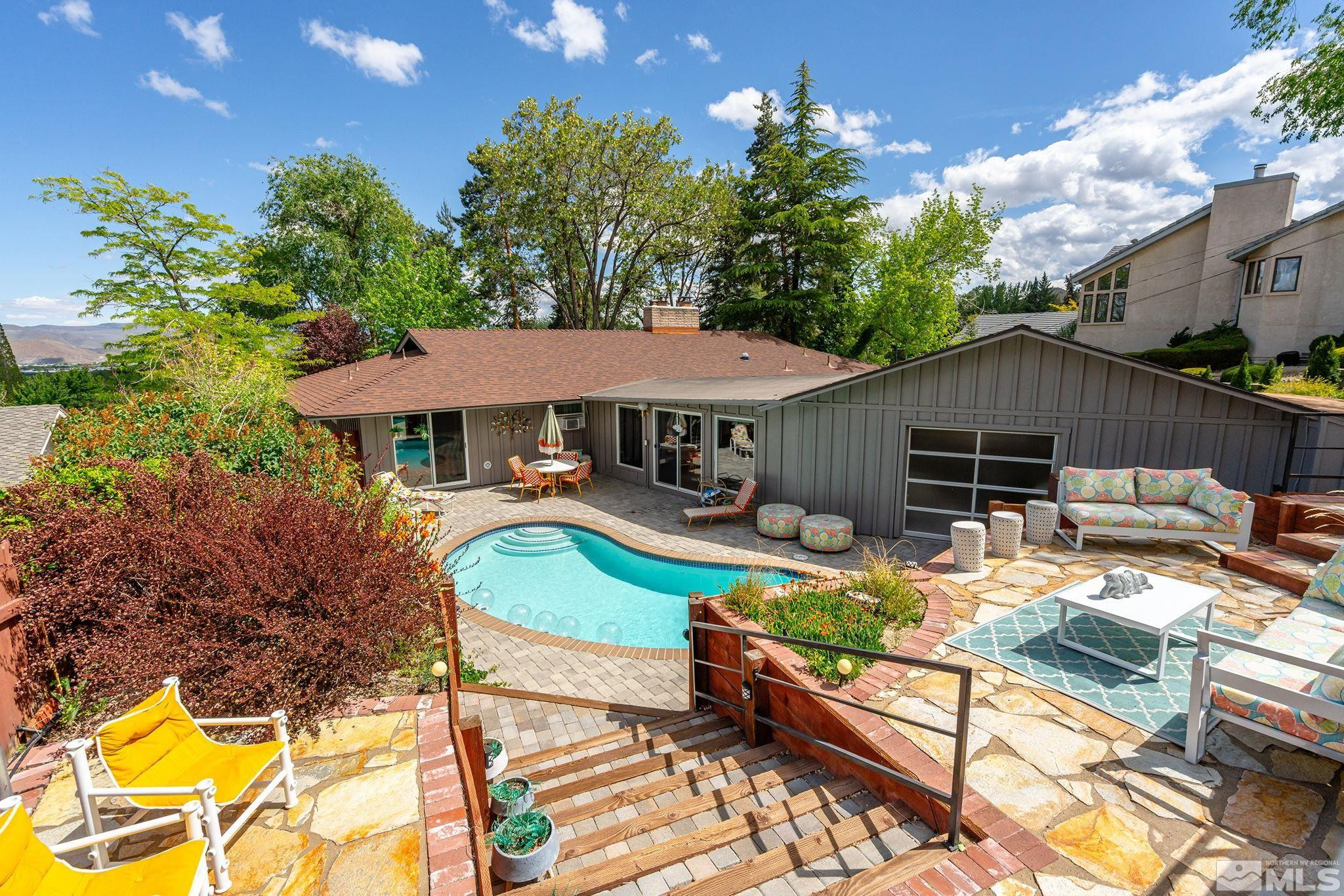 2135 Skyline Boulevard