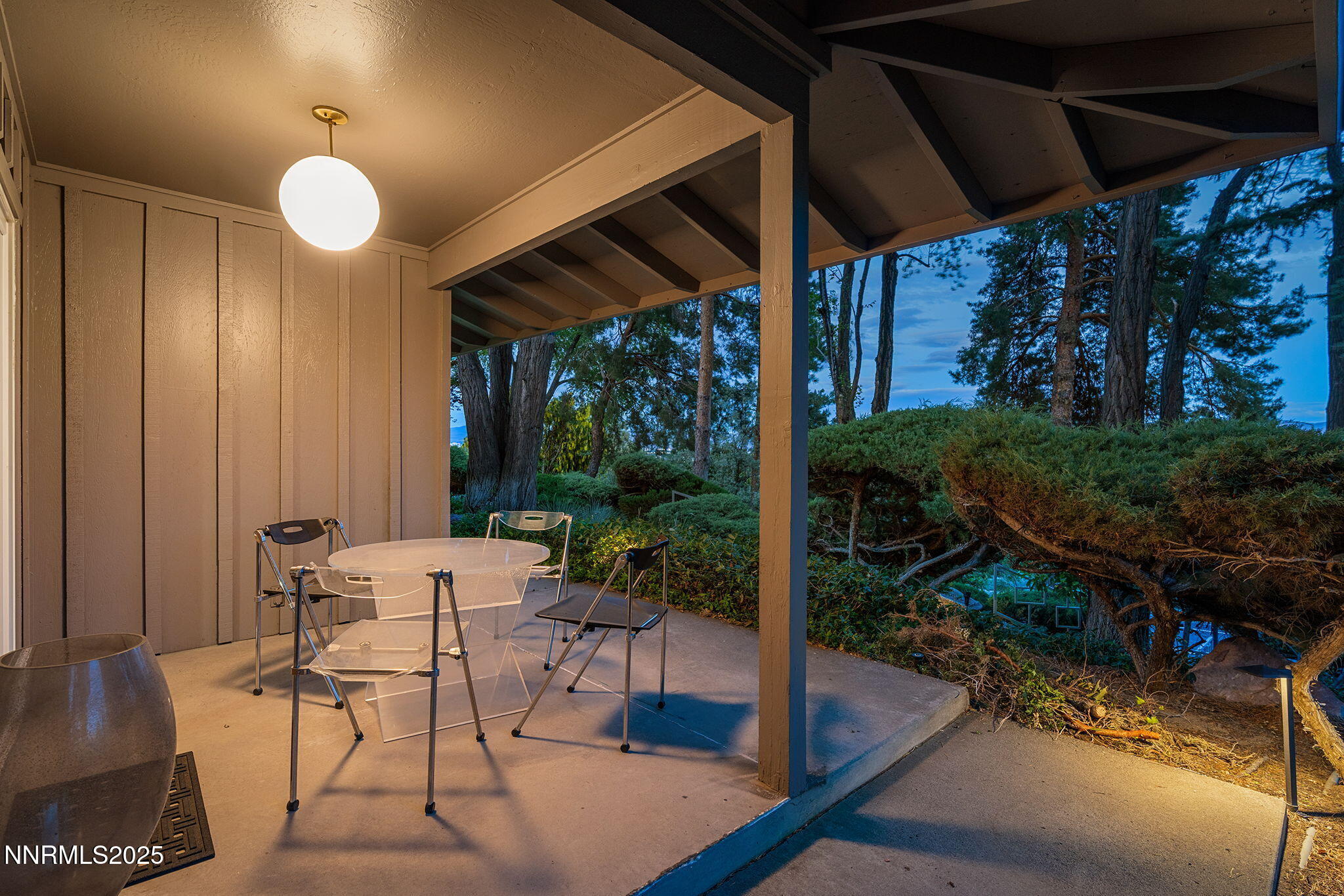 2135 Skyline Boulevard
